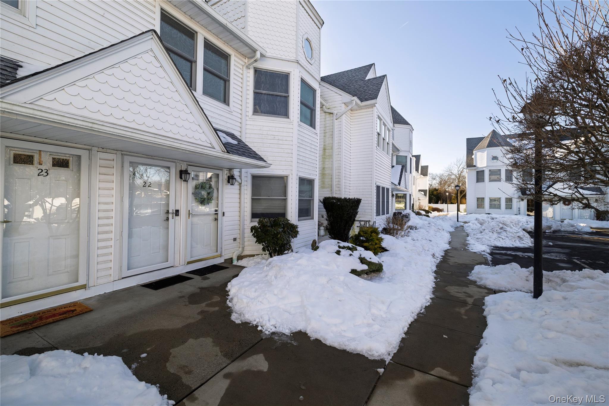 22 Ridgewood Drive, Wantagh, NY 11793