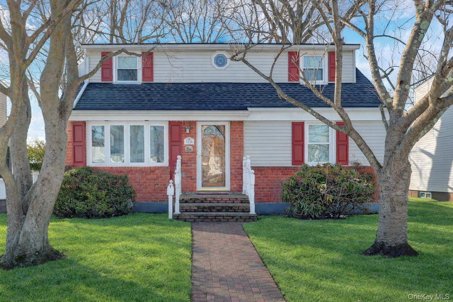 1526 Rhode Avenue, Merrick, NY 11566