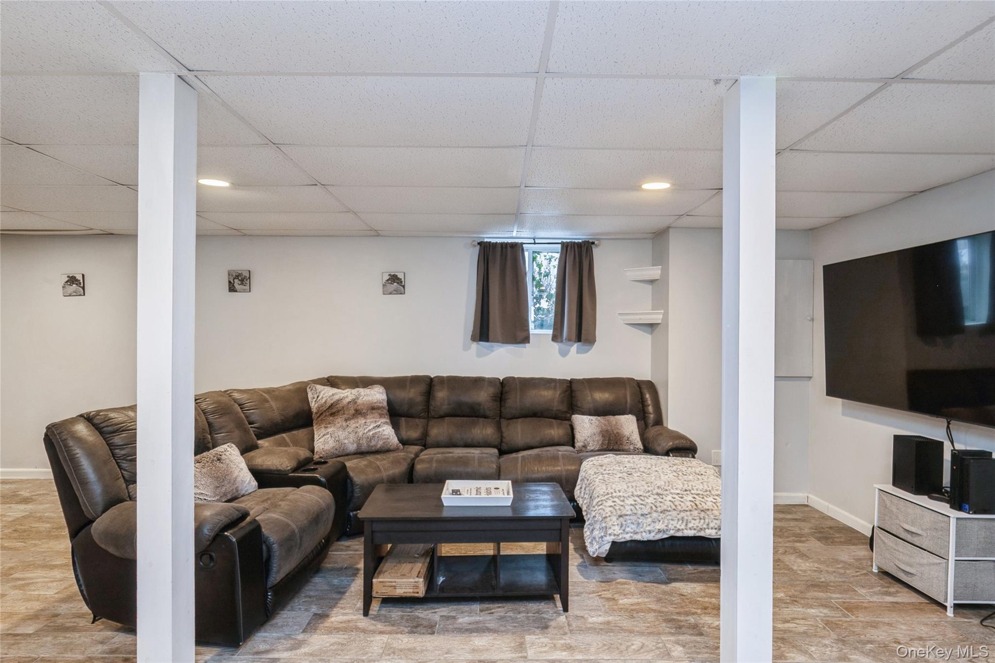 11 Olive Street, Lake Grove, NY 11755