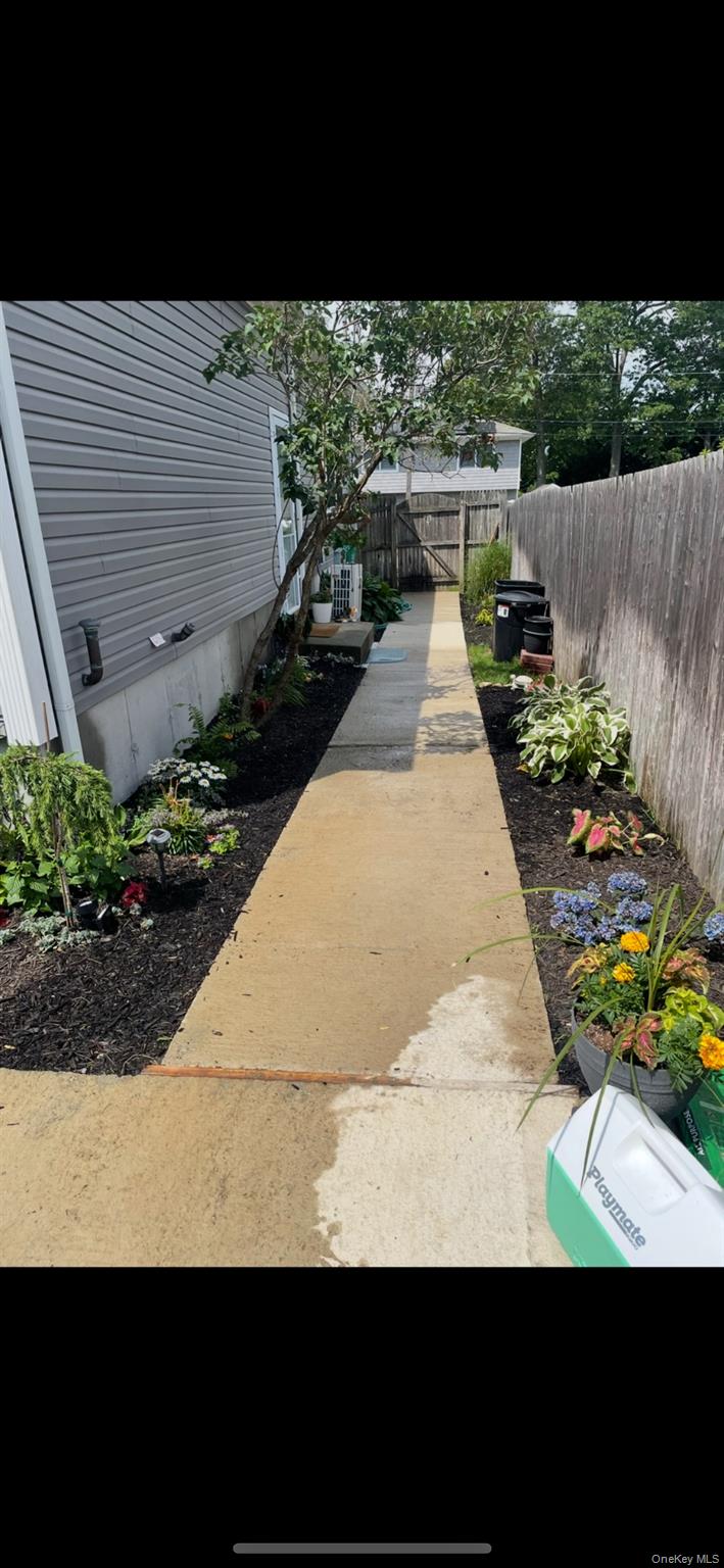 11 Olive Street, Lake Grove, NY 11755