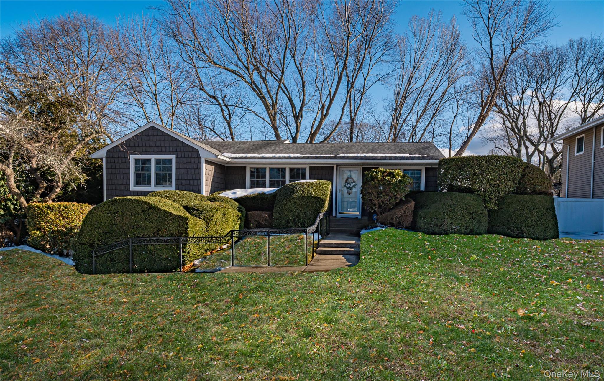 16 Landview Drive, Kings Park, NY 11754