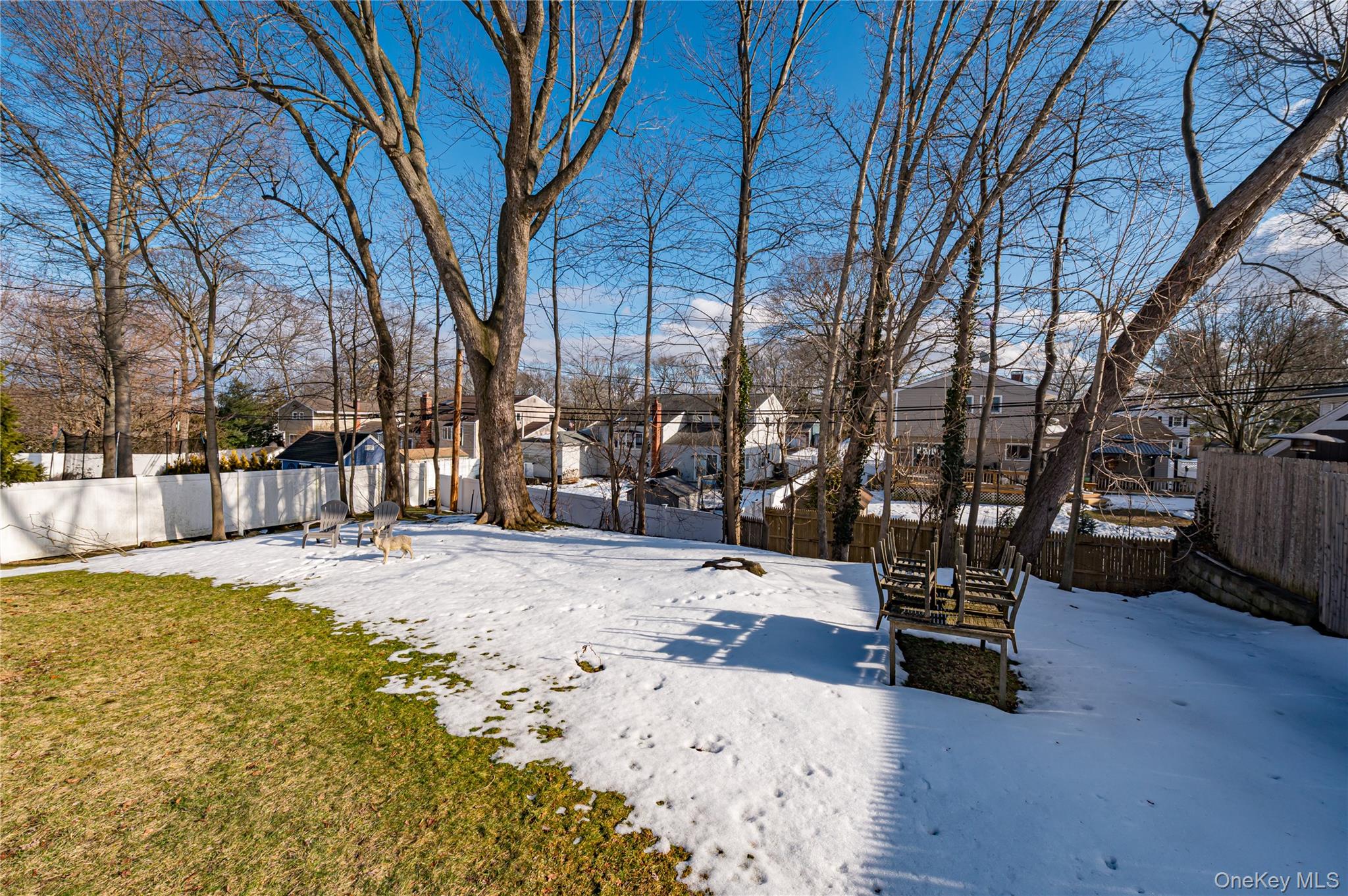 16 Landview Drive, Kings Park, NY 11754