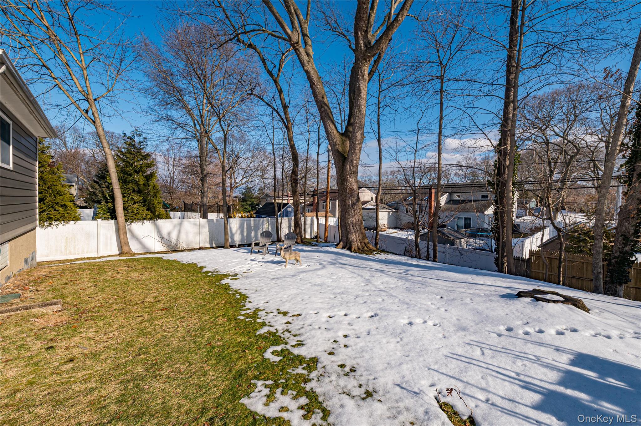 16 Landview Drive, Kings Park, NY 11754