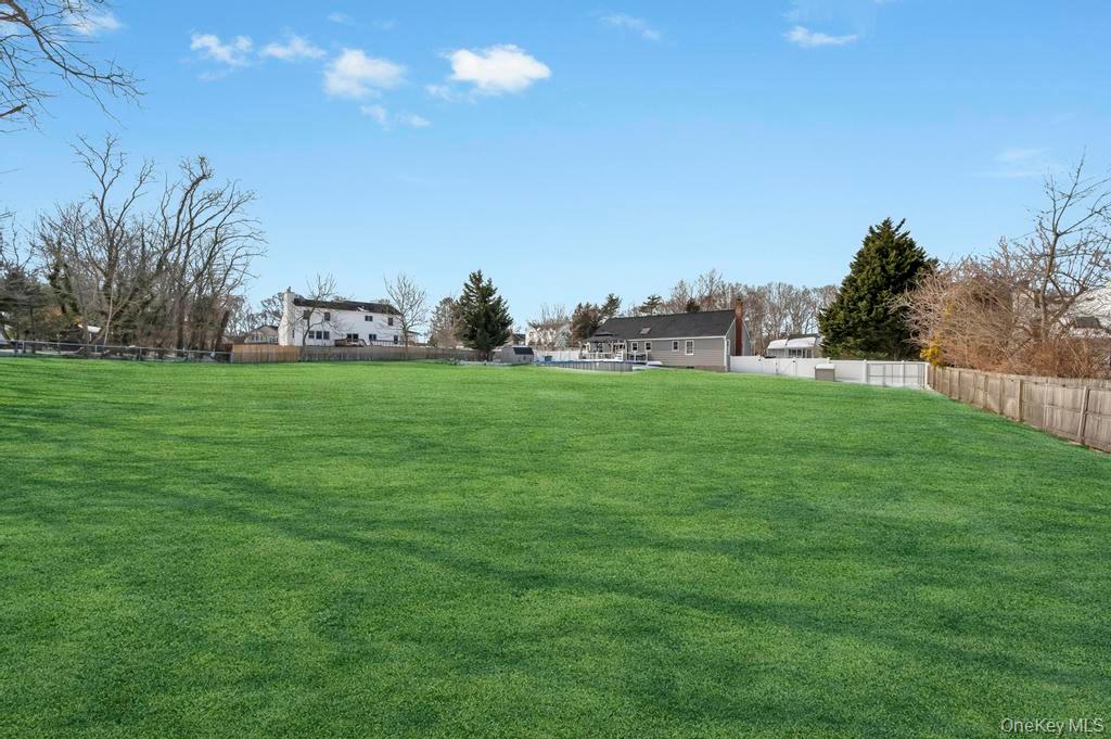 40 Great Rock Drive, Wading River, NY 11792