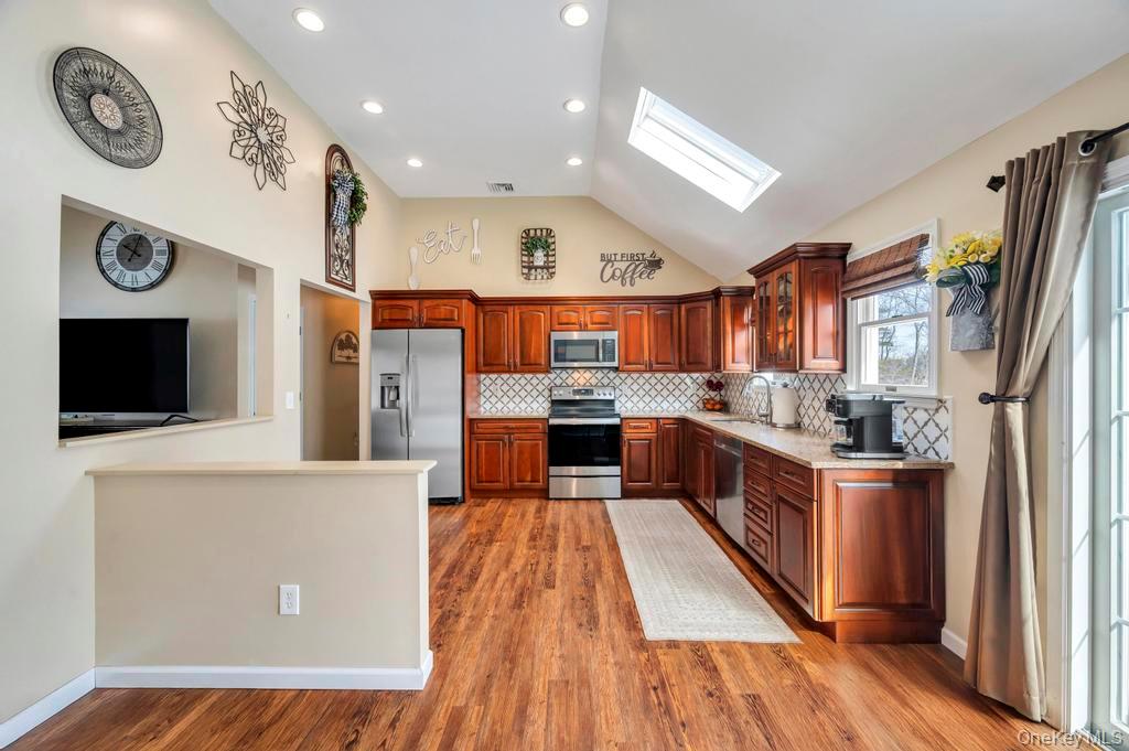 40 Great Rock Drive, Wading River, NY 11792