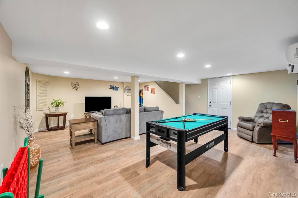 40 Great Rock Drive, Wading River, NY 11792