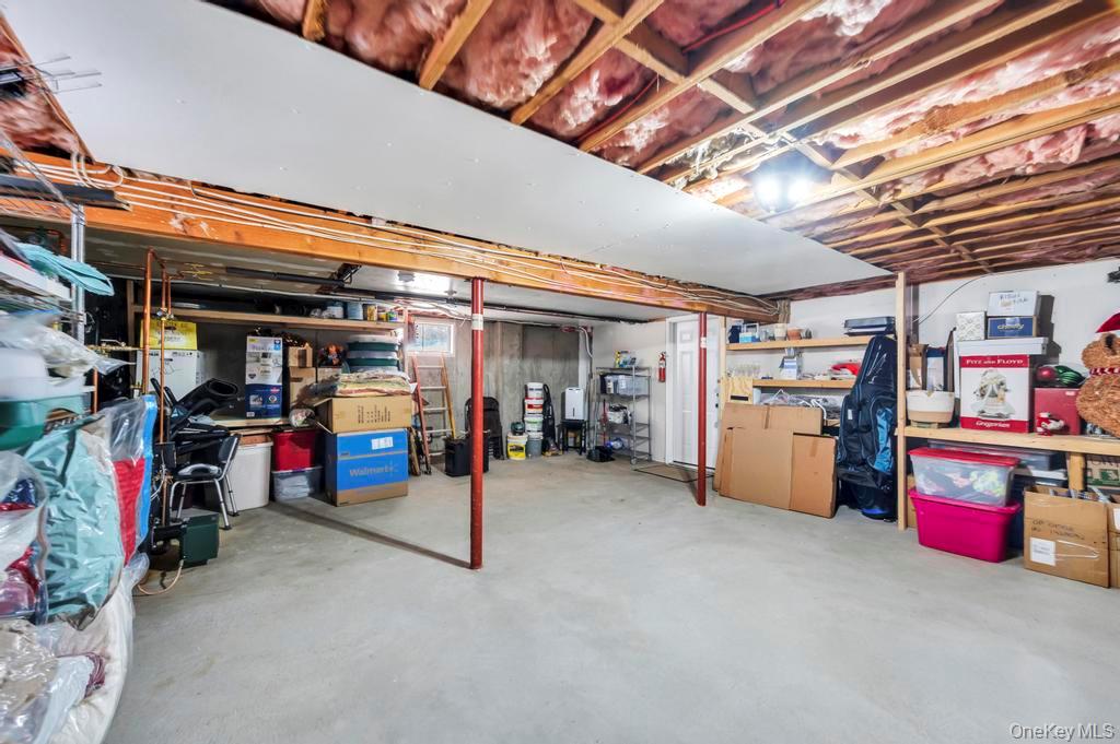 40 Great Rock Drive, Wading River, NY 11792