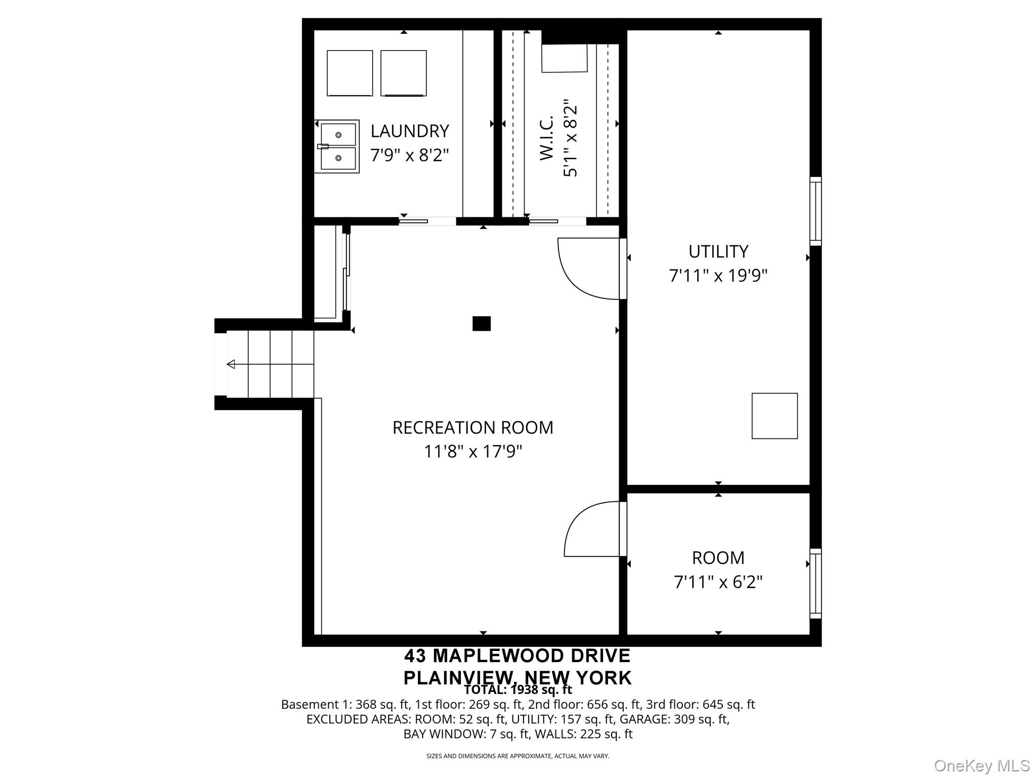 43 Maplewood Drive, Plainview, NY 11803