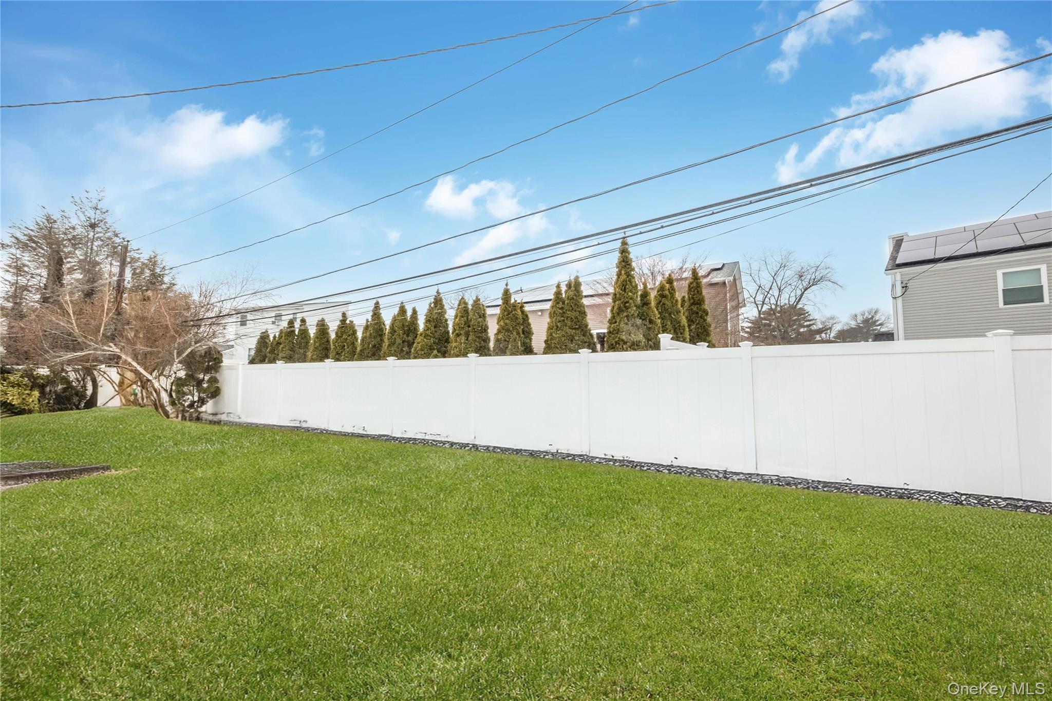 43 Maplewood Drive, Plainview, NY 11803