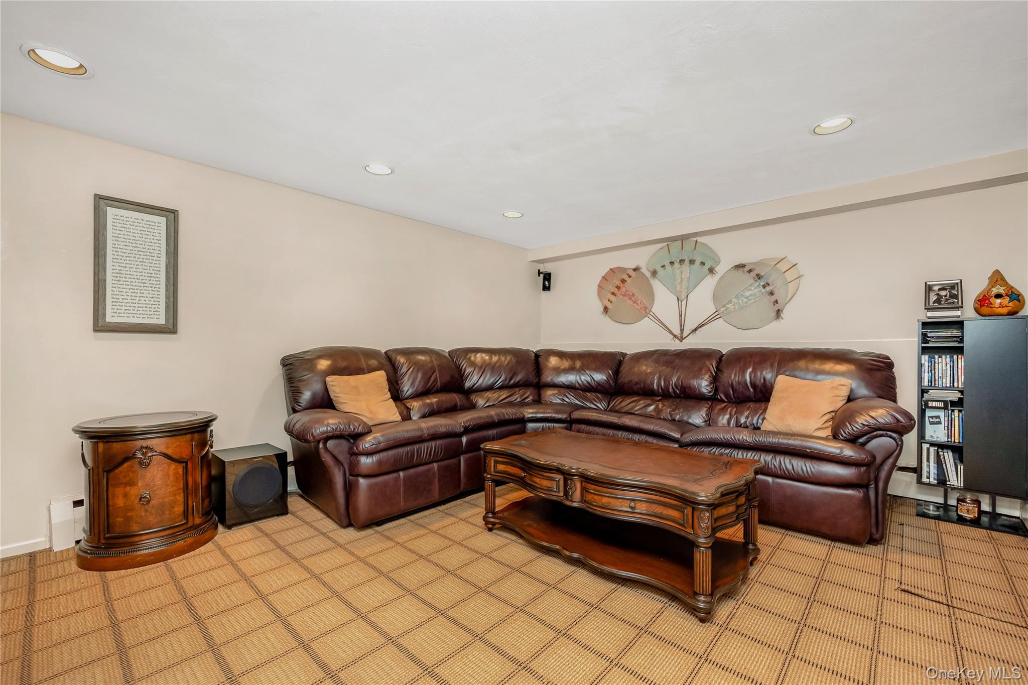 43 Maplewood Drive, Plainview, NY 11803