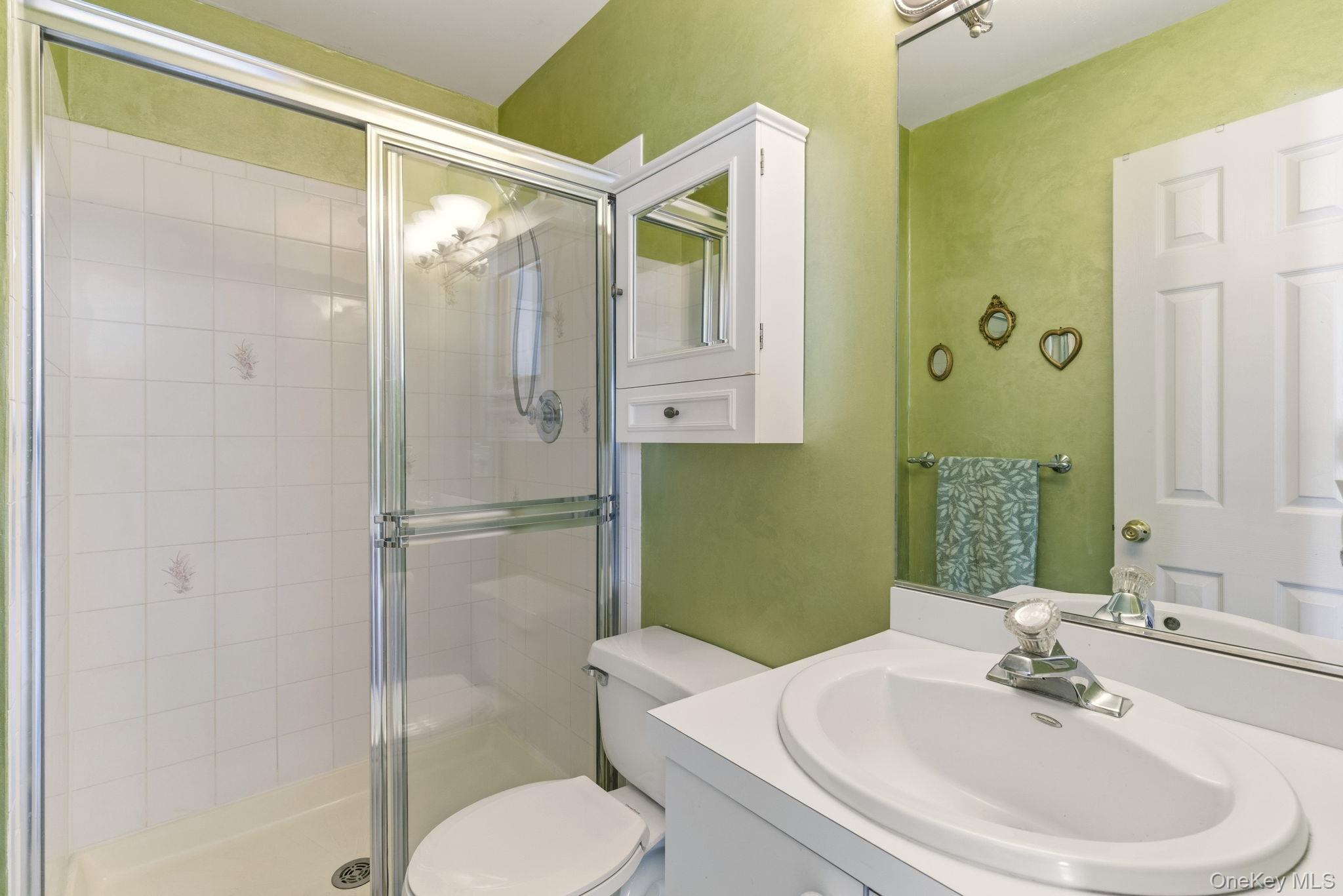 15 Alyssa Court, Holbrook, NY 11741