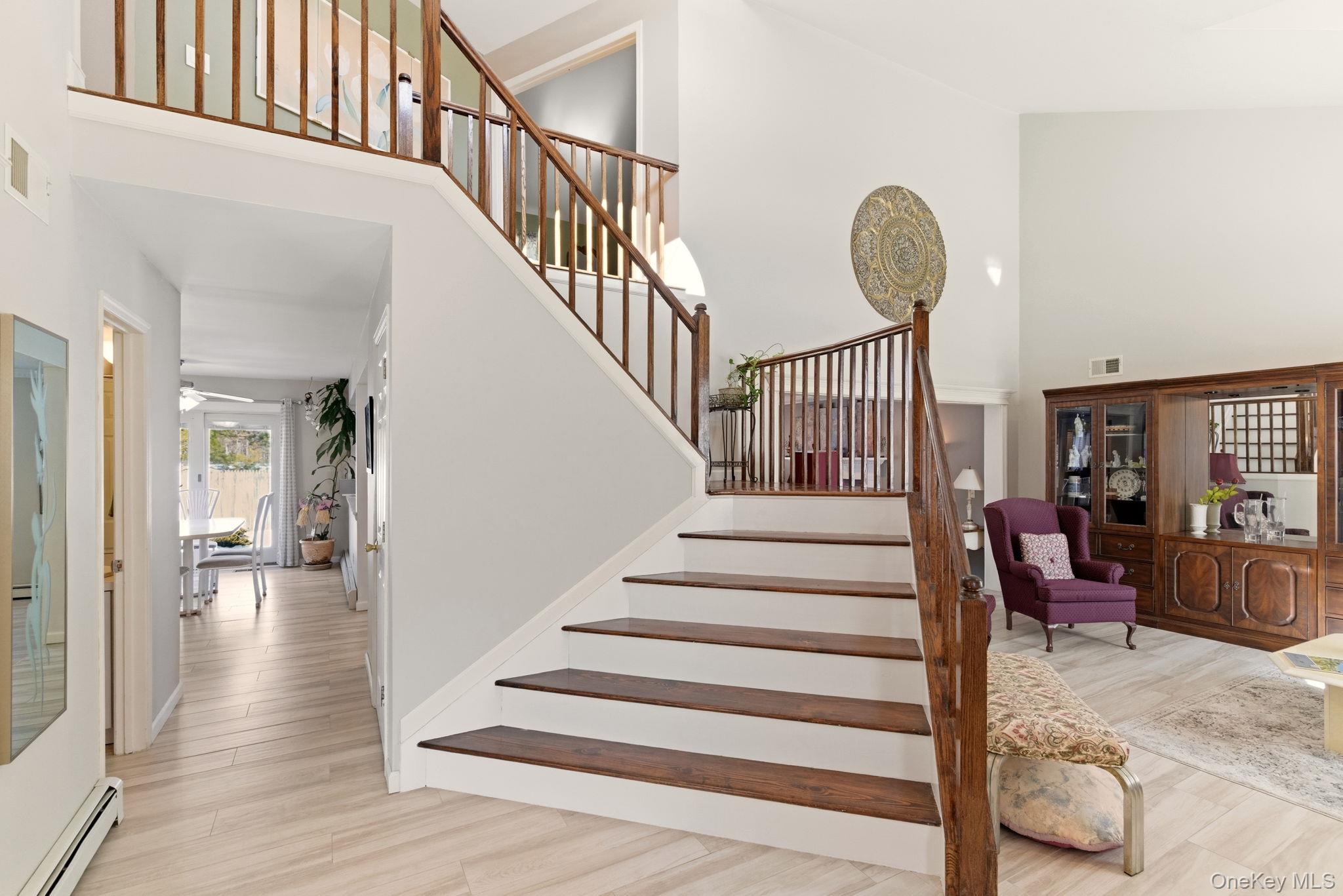 15 Alyssa Court, Holbrook, NY 11741