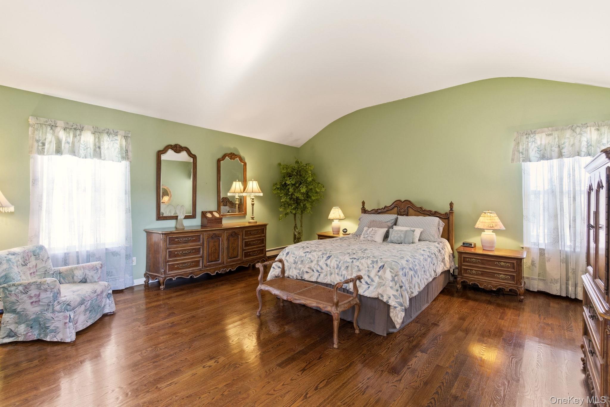 15 Alyssa Court, Holbrook, NY 11741