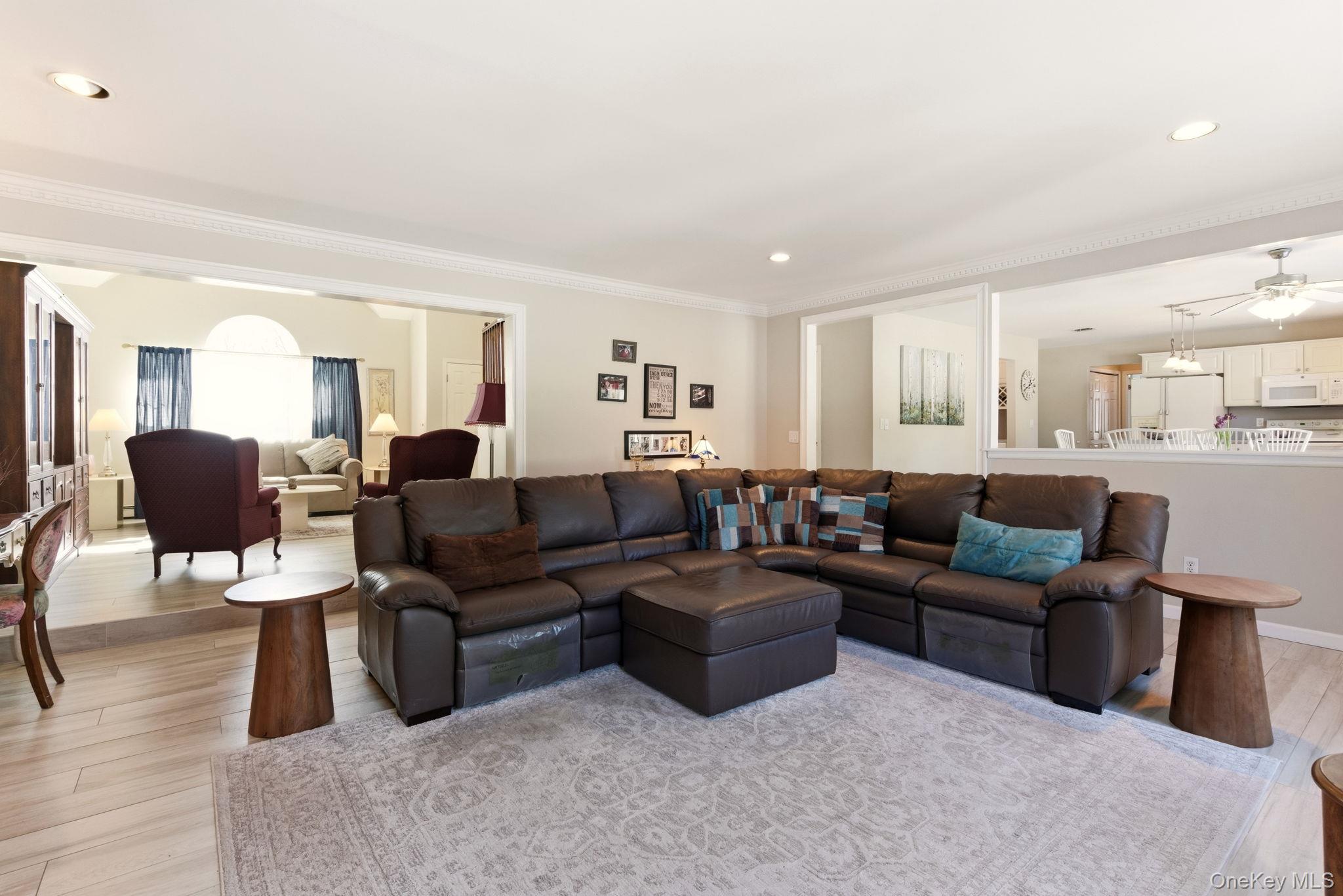 15 Alyssa Court, Holbrook, NY 11741