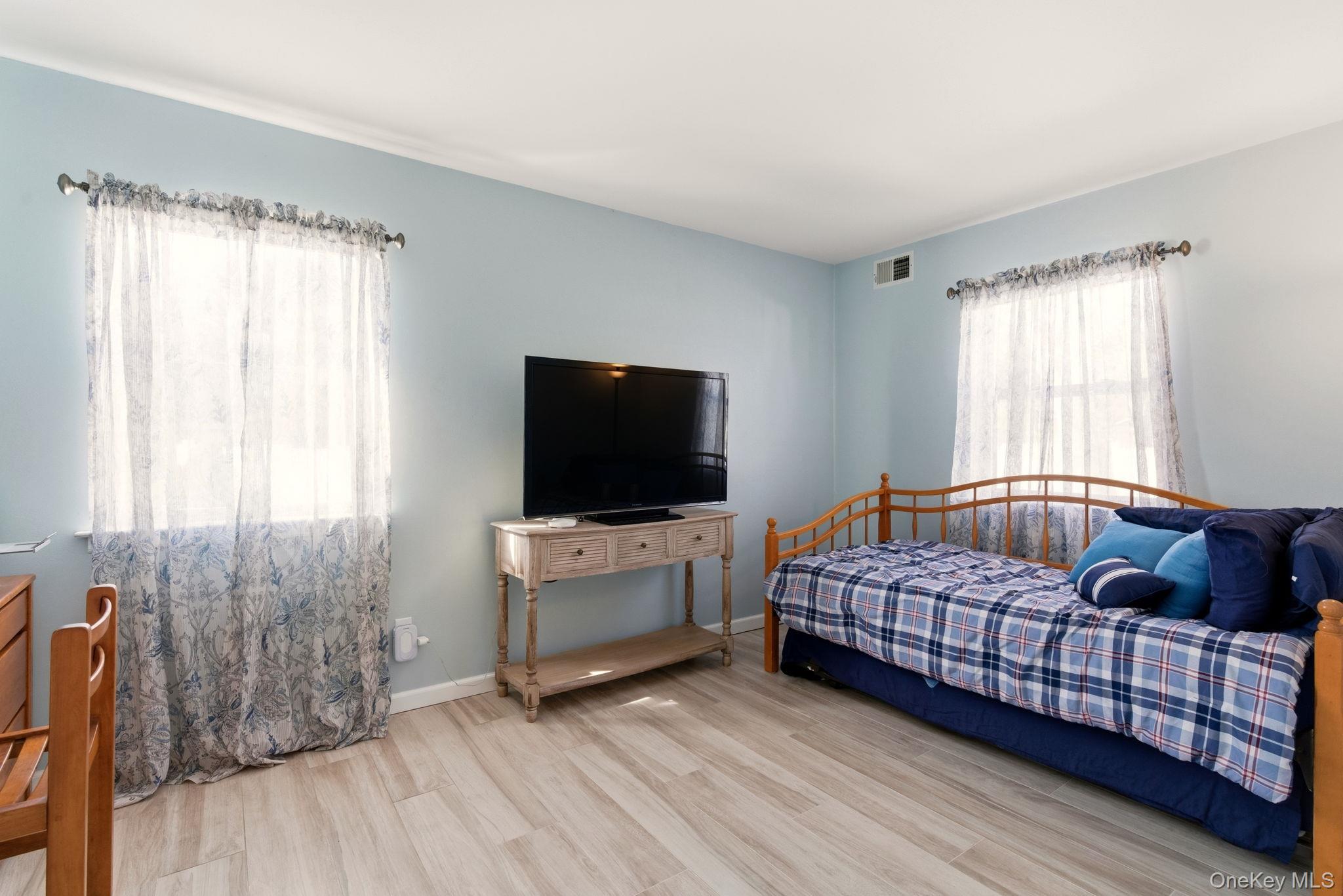 15 Alyssa Court, Holbrook, NY 11741