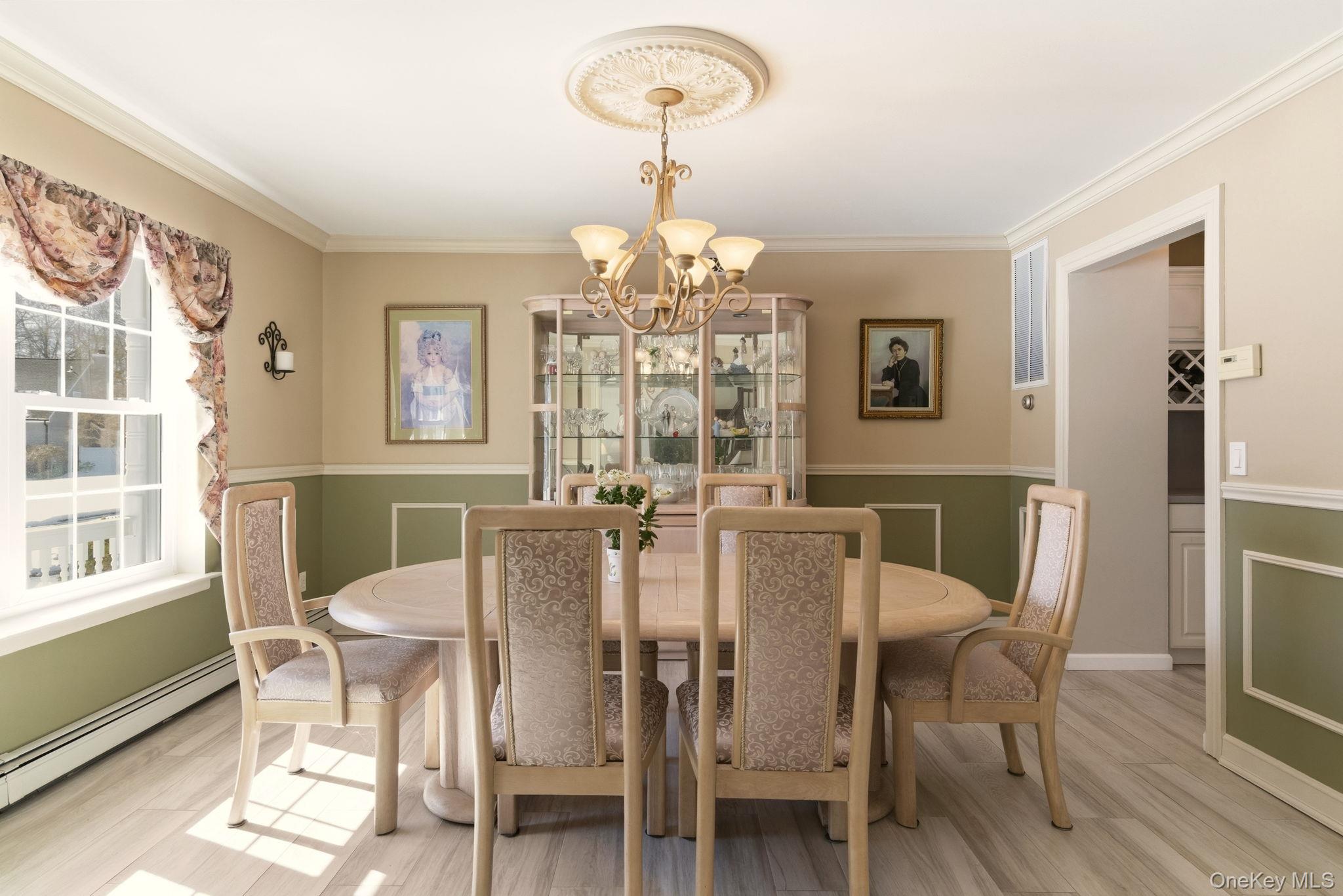 15 Alyssa Court, Holbrook, NY 11741