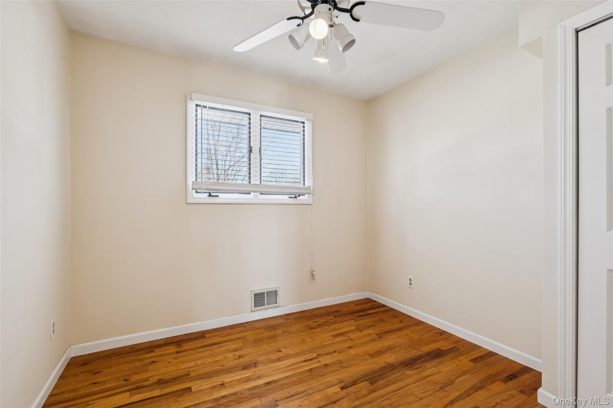 33 Fairlawn Lane, Centereach, NY 11720