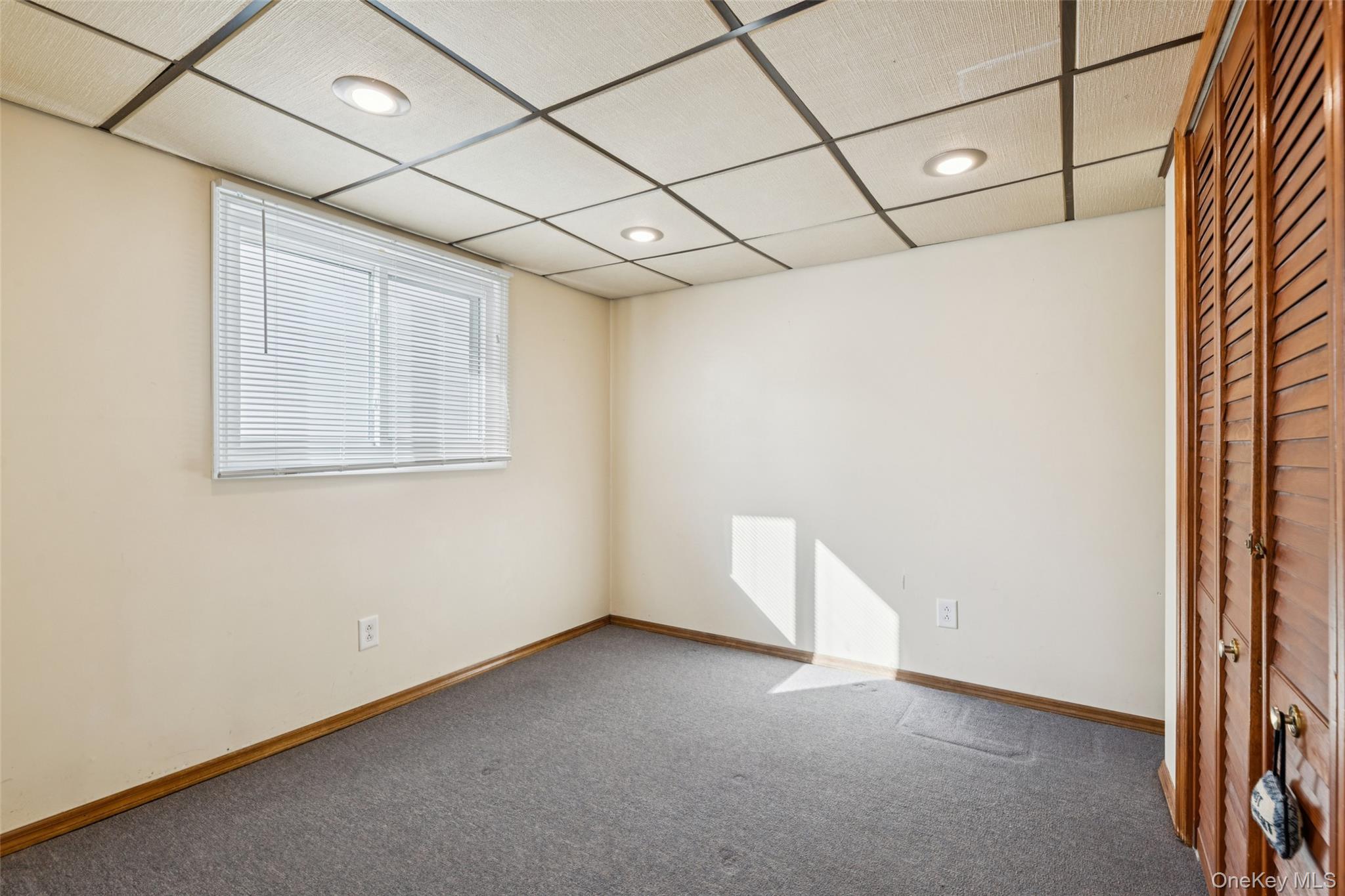 33 Fairlawn Lane, Centereach, NY 11720