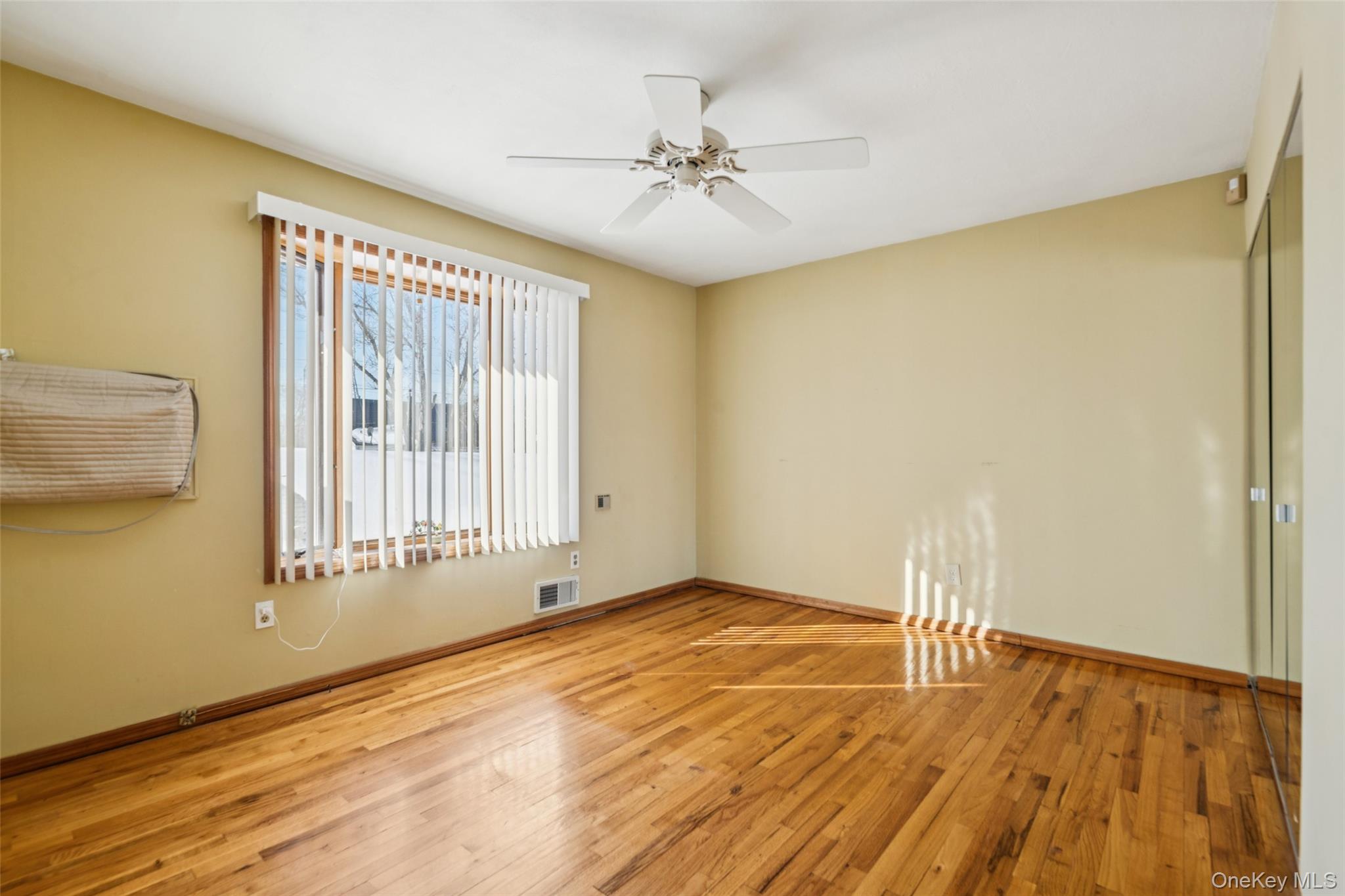 33 Fairlawn Lane, Centereach, NY 11720