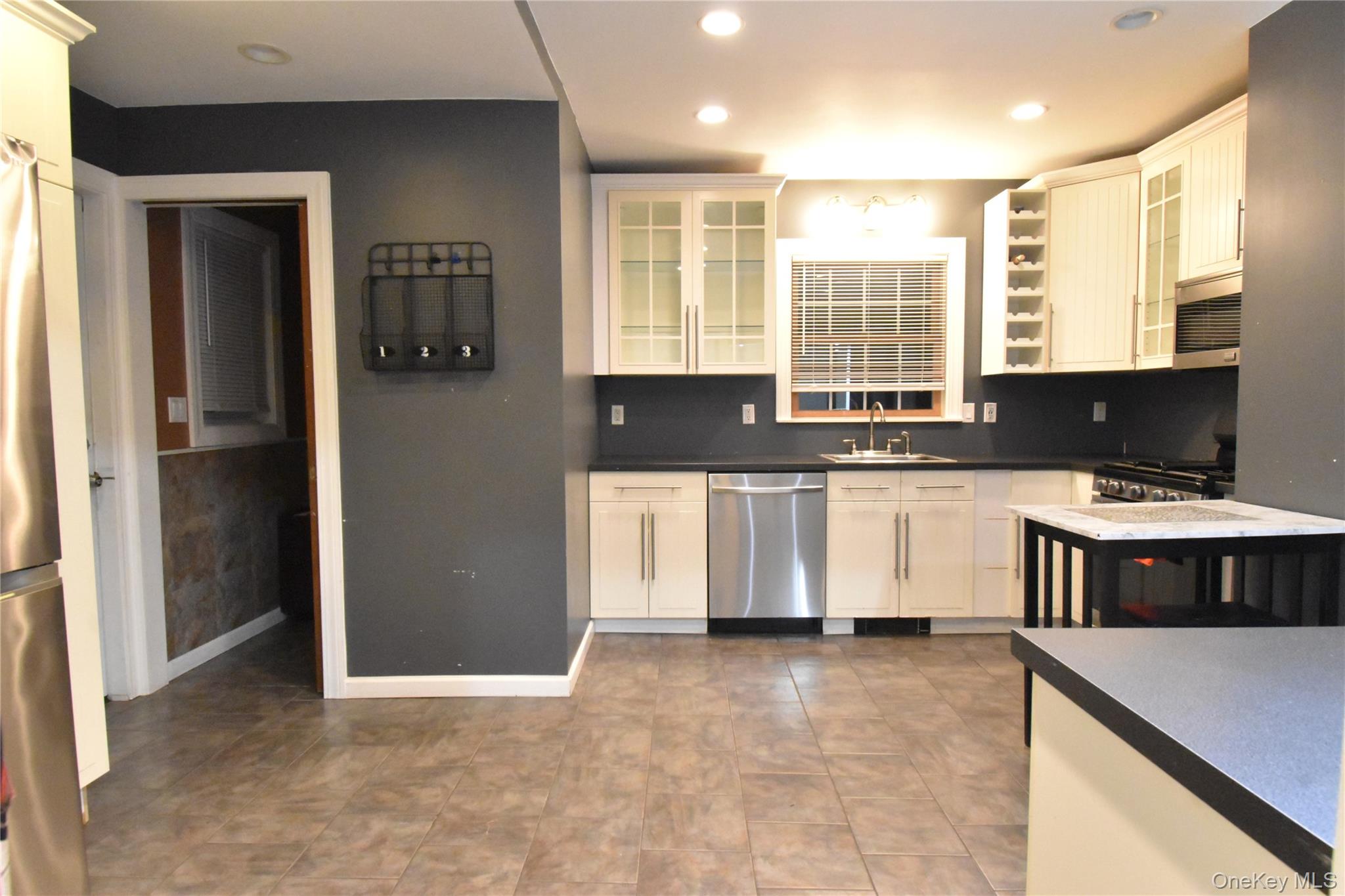 28 Roosevelt Avenue, Middletown, NY 10940