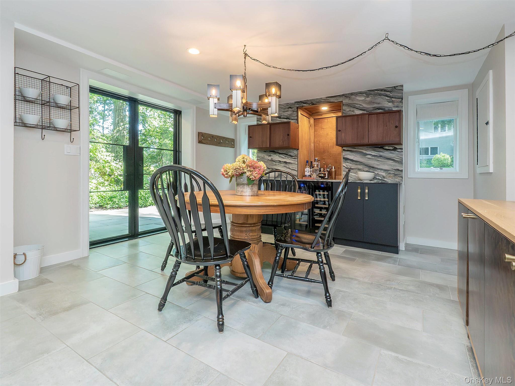 12 Winding Way, Sea Cliff, NY 11579