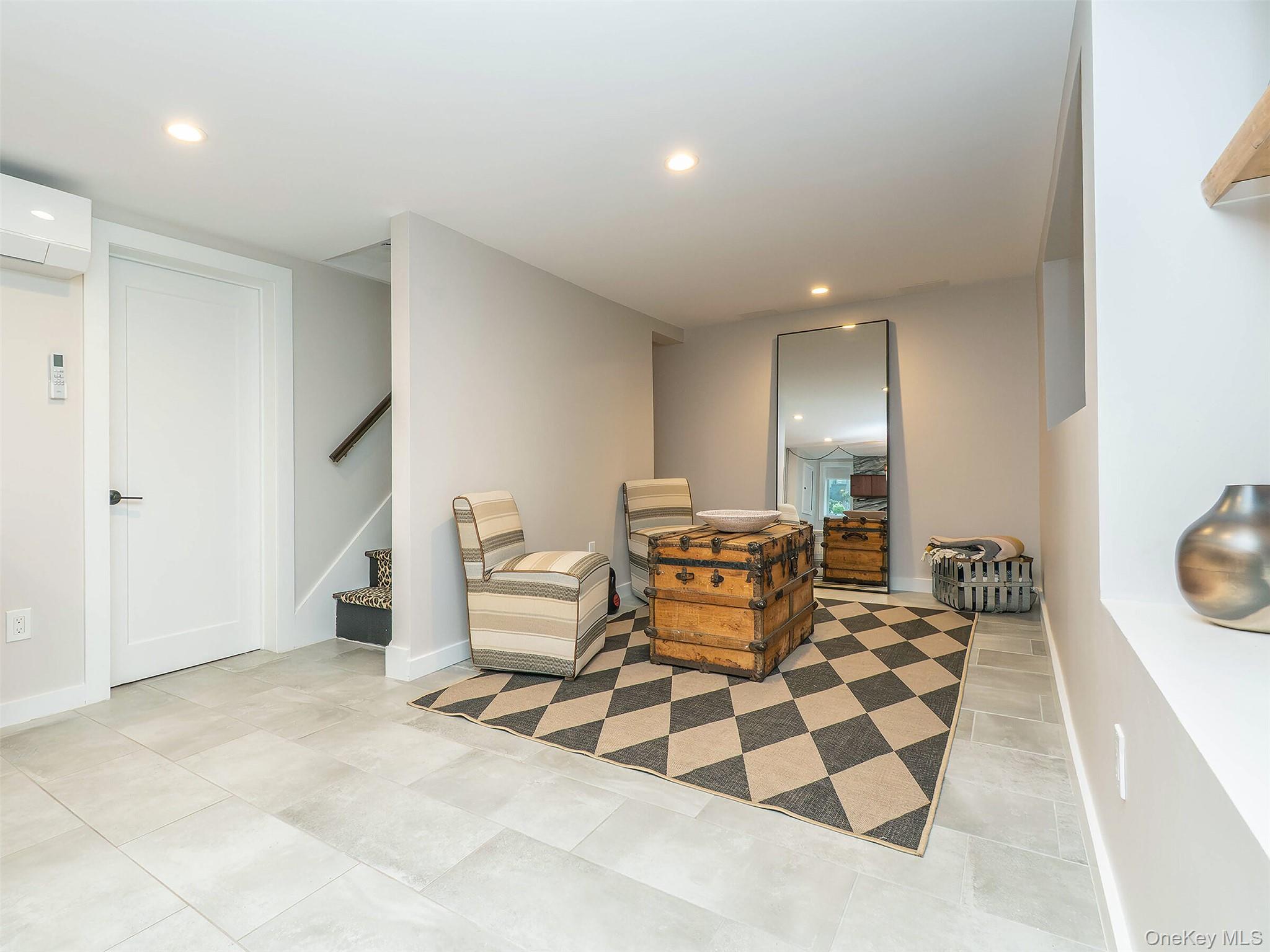 12 Winding Way, Sea Cliff, NY 11579