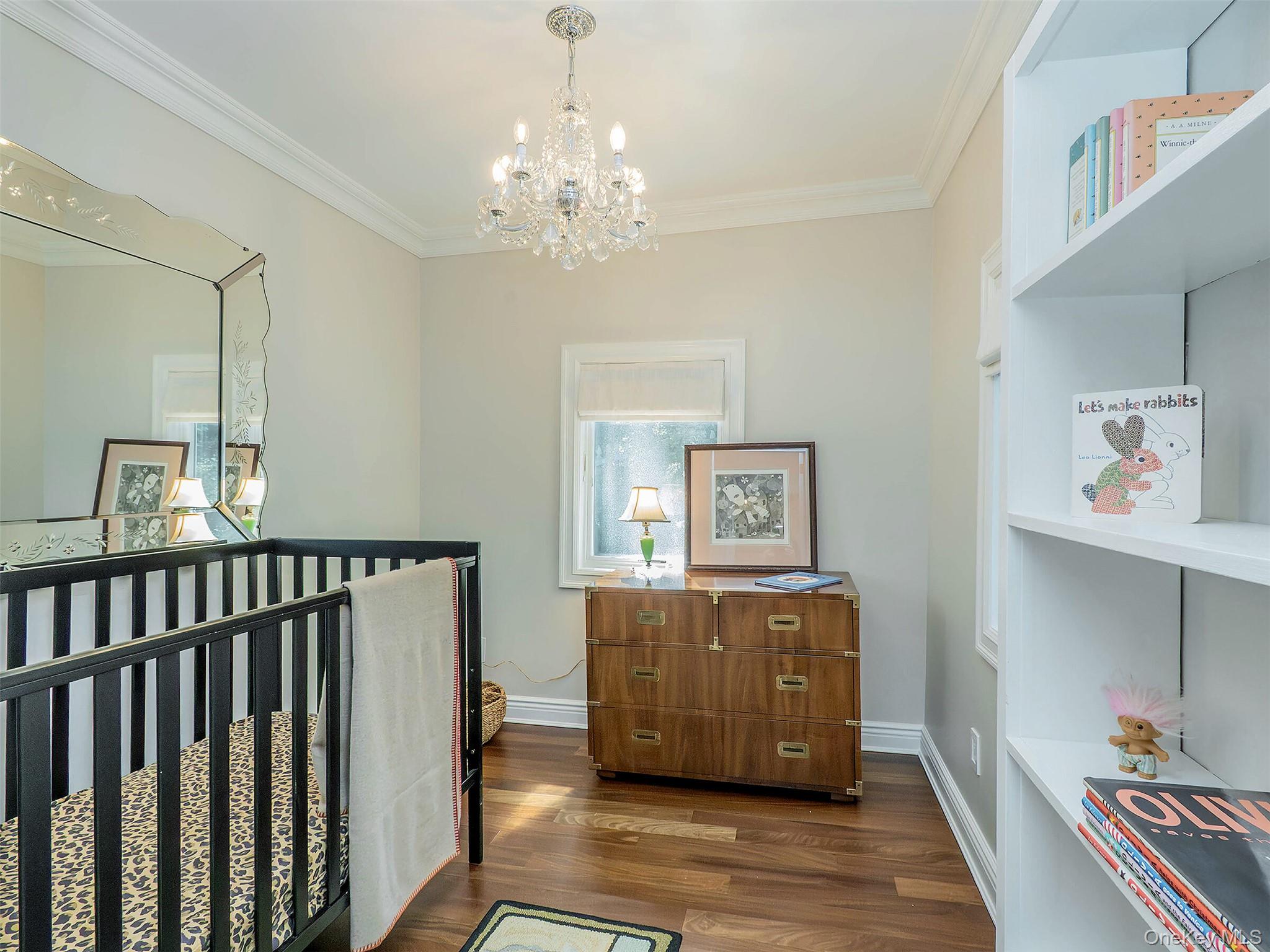 12 Winding Way, Sea Cliff, NY 11579