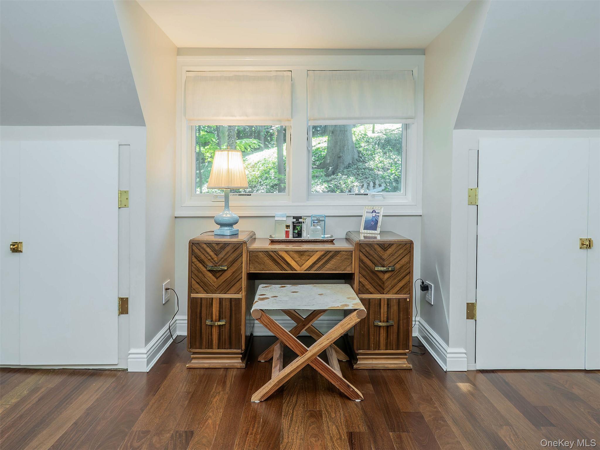 12 Winding Way, Sea Cliff, NY 11579