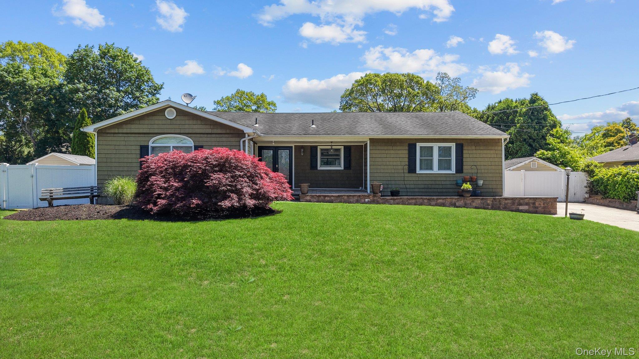 Lake Grove, NY 11755