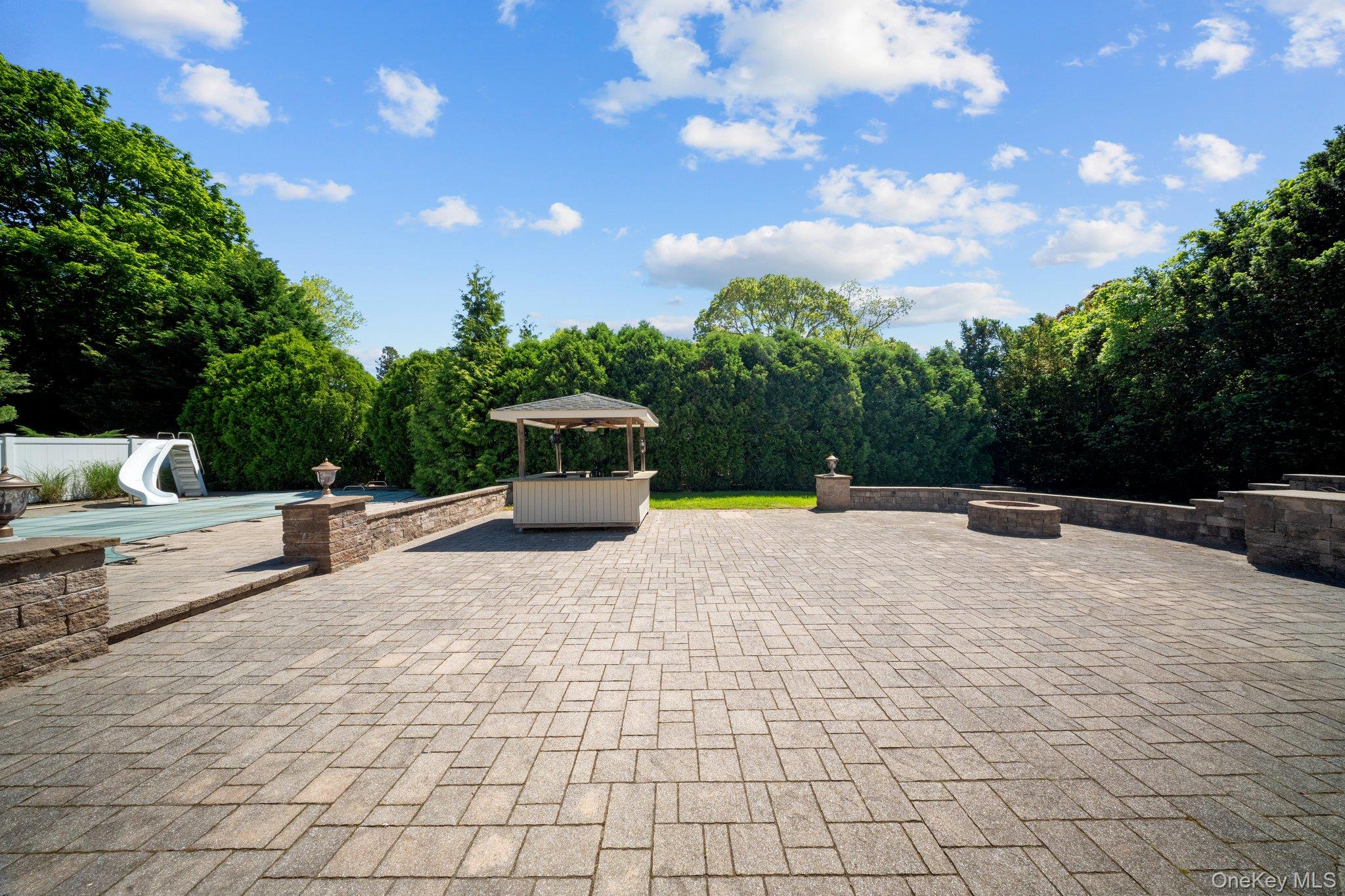 Lake Grove, NY 11755