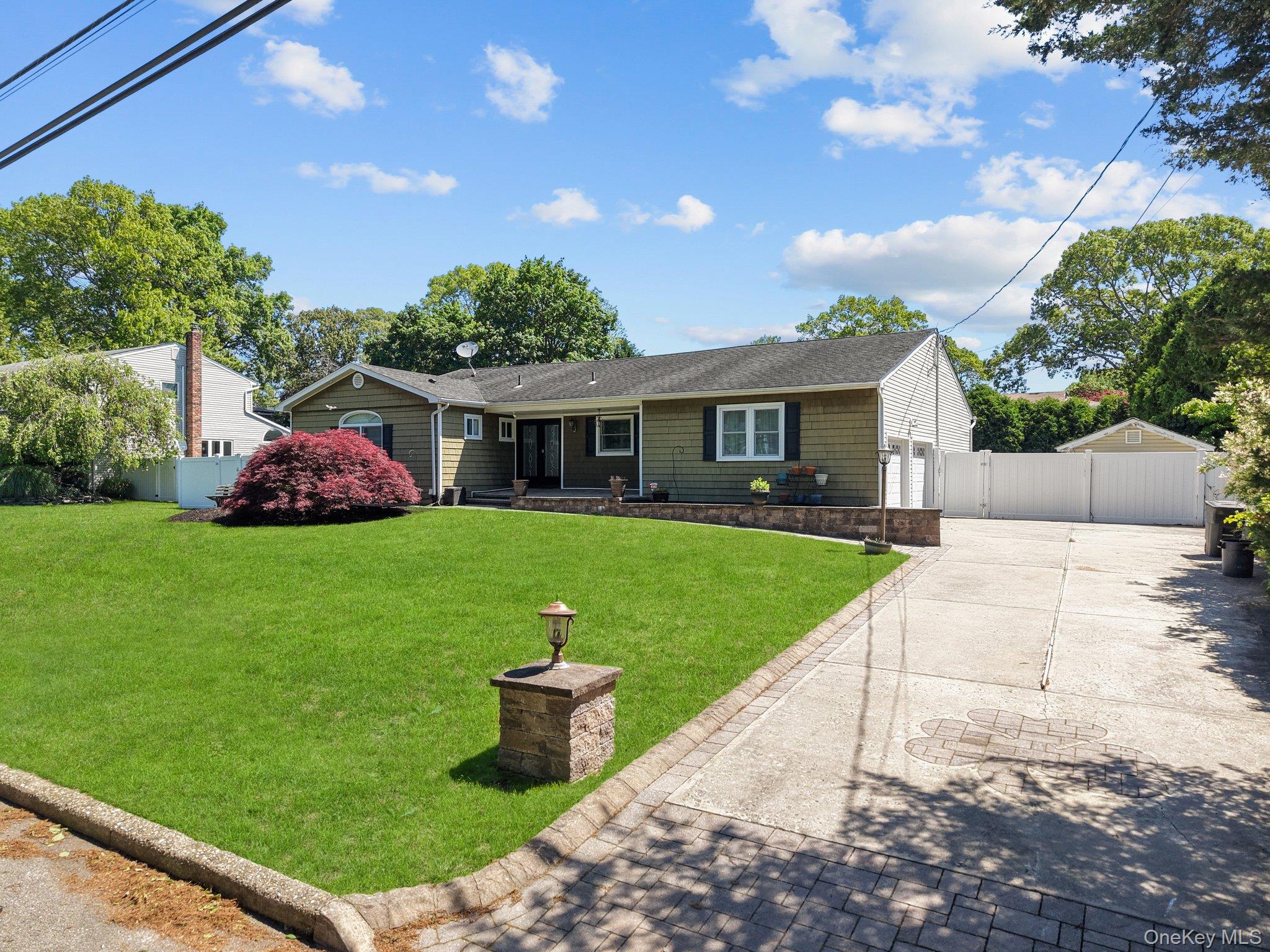 Lake Grove, NY 11755