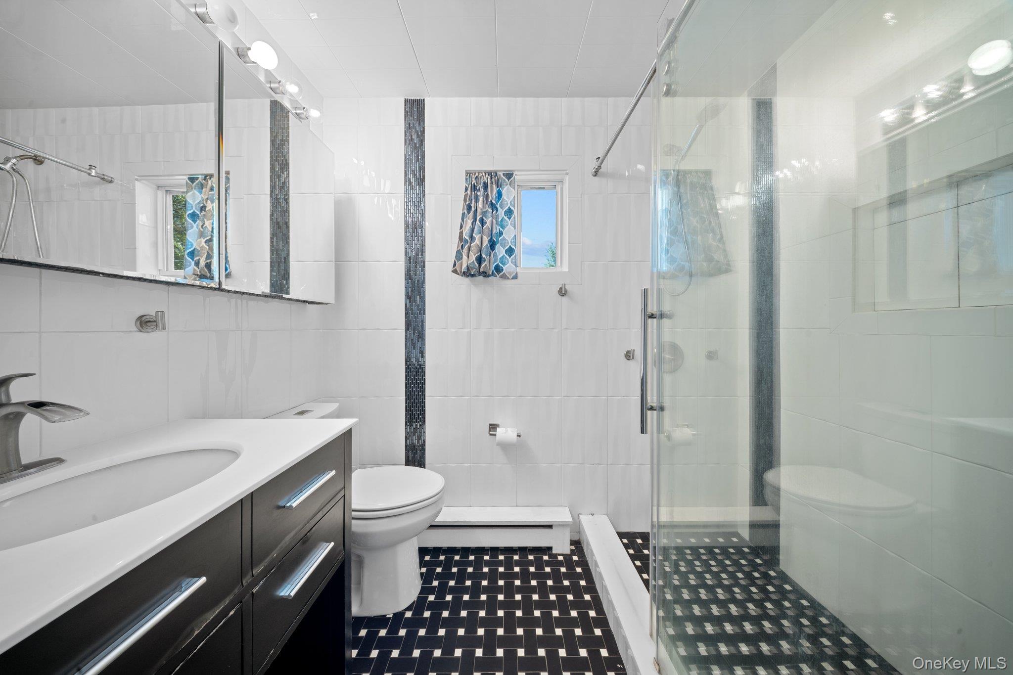 Lake Grove, NY 11755