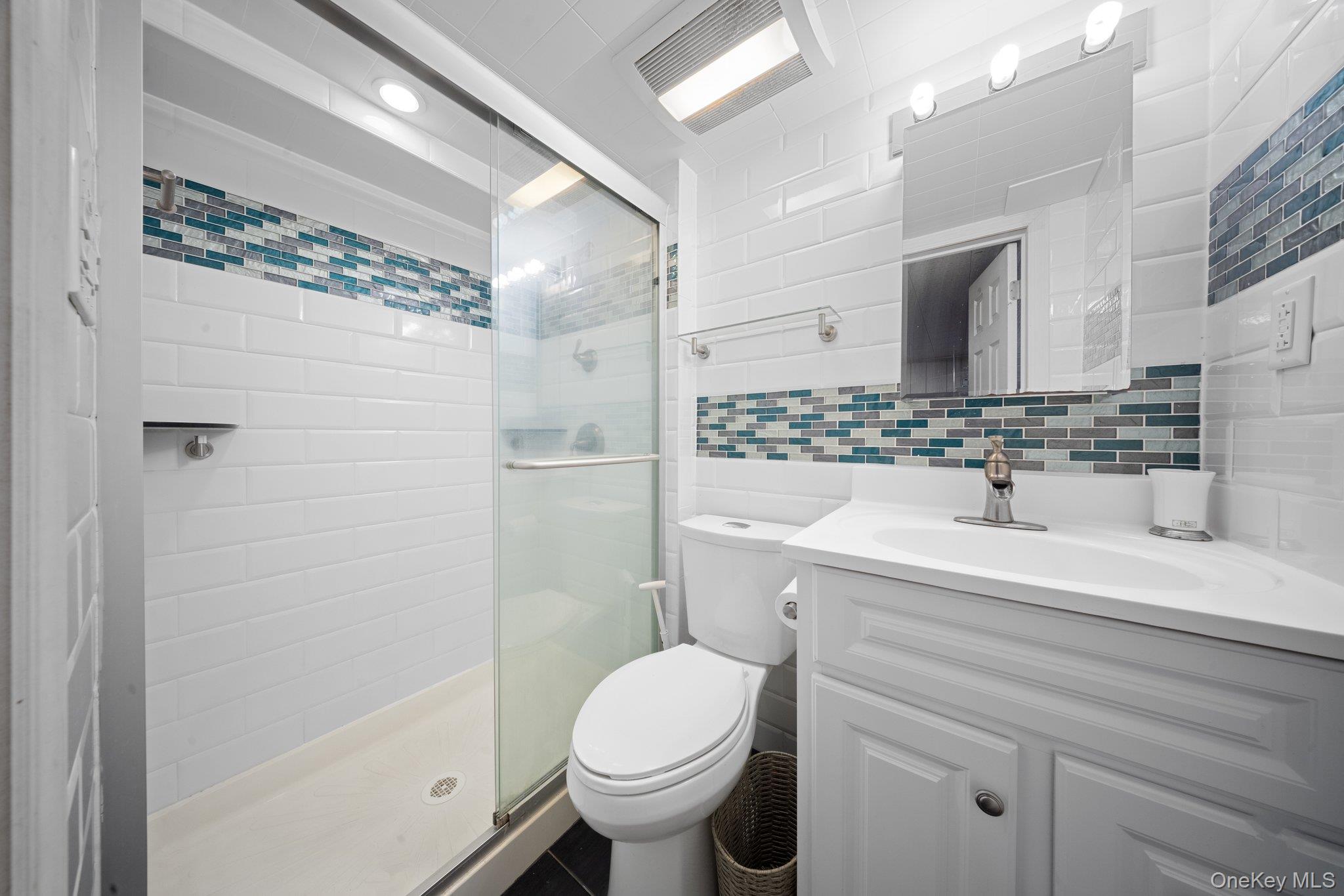 Lake Grove, NY 11755