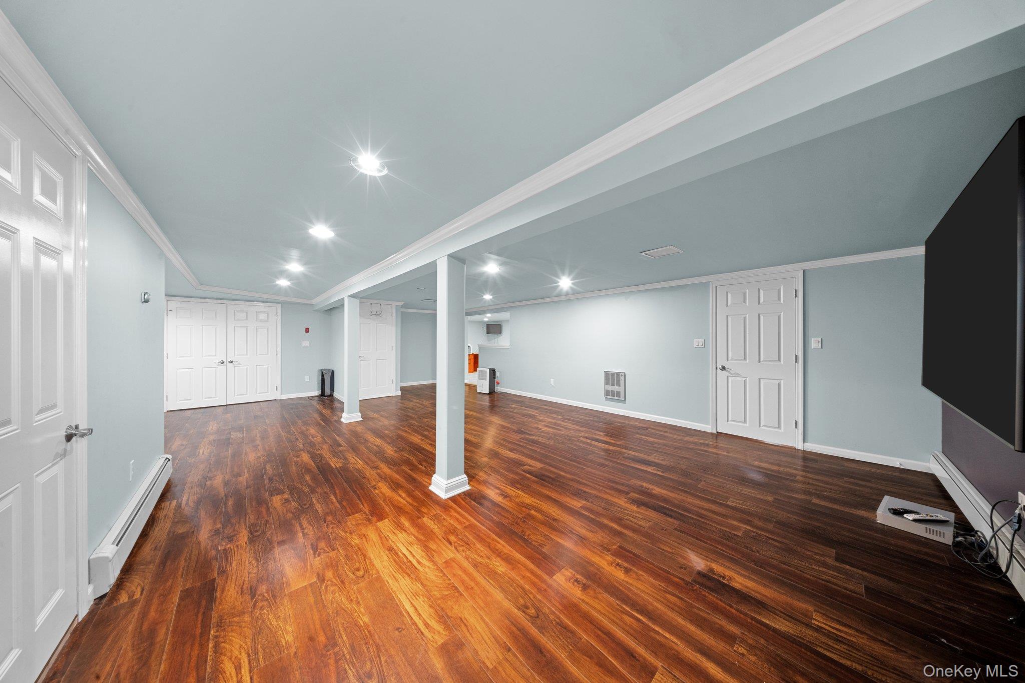 Lake Grove, NY 11755