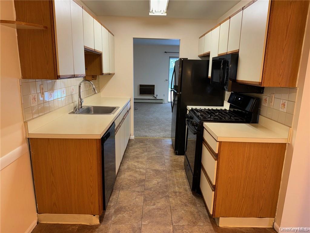 100 HILLSIDE Drive # G8, Middletown, NY 10941