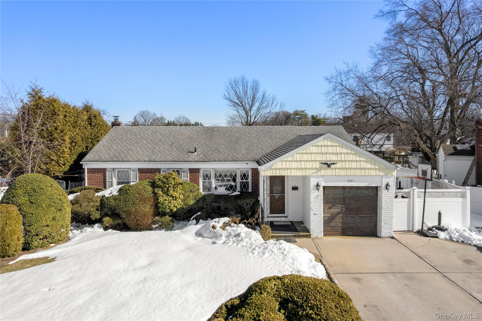 851 Hemlock Street, Franklin Square, NY 11010