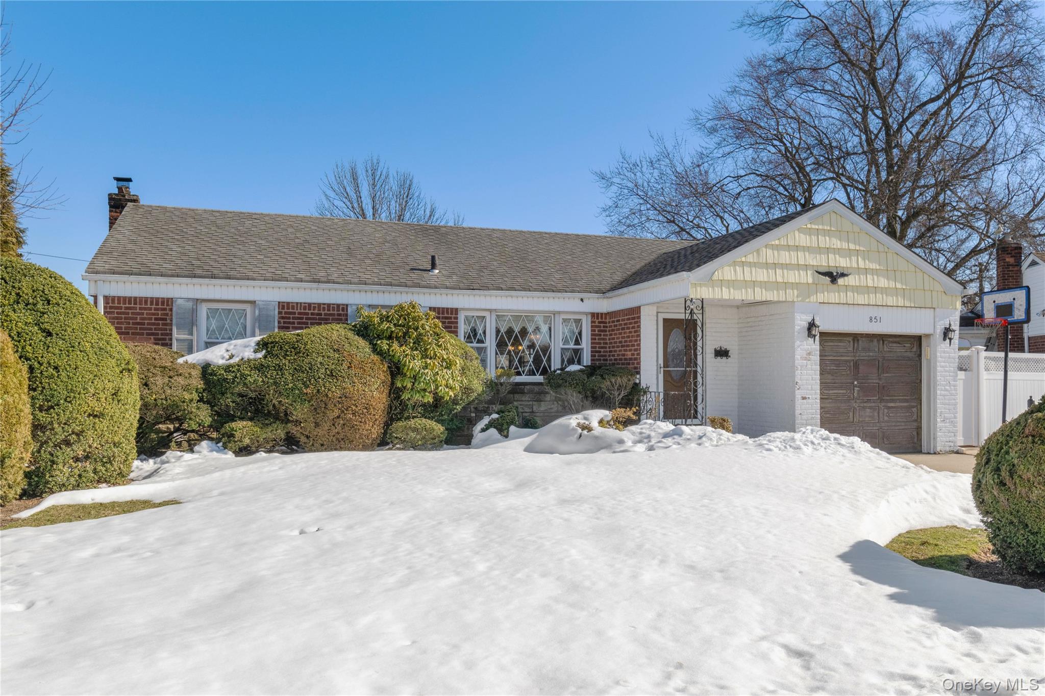 851 Hemlock Street, Franklin Square, NY 11010