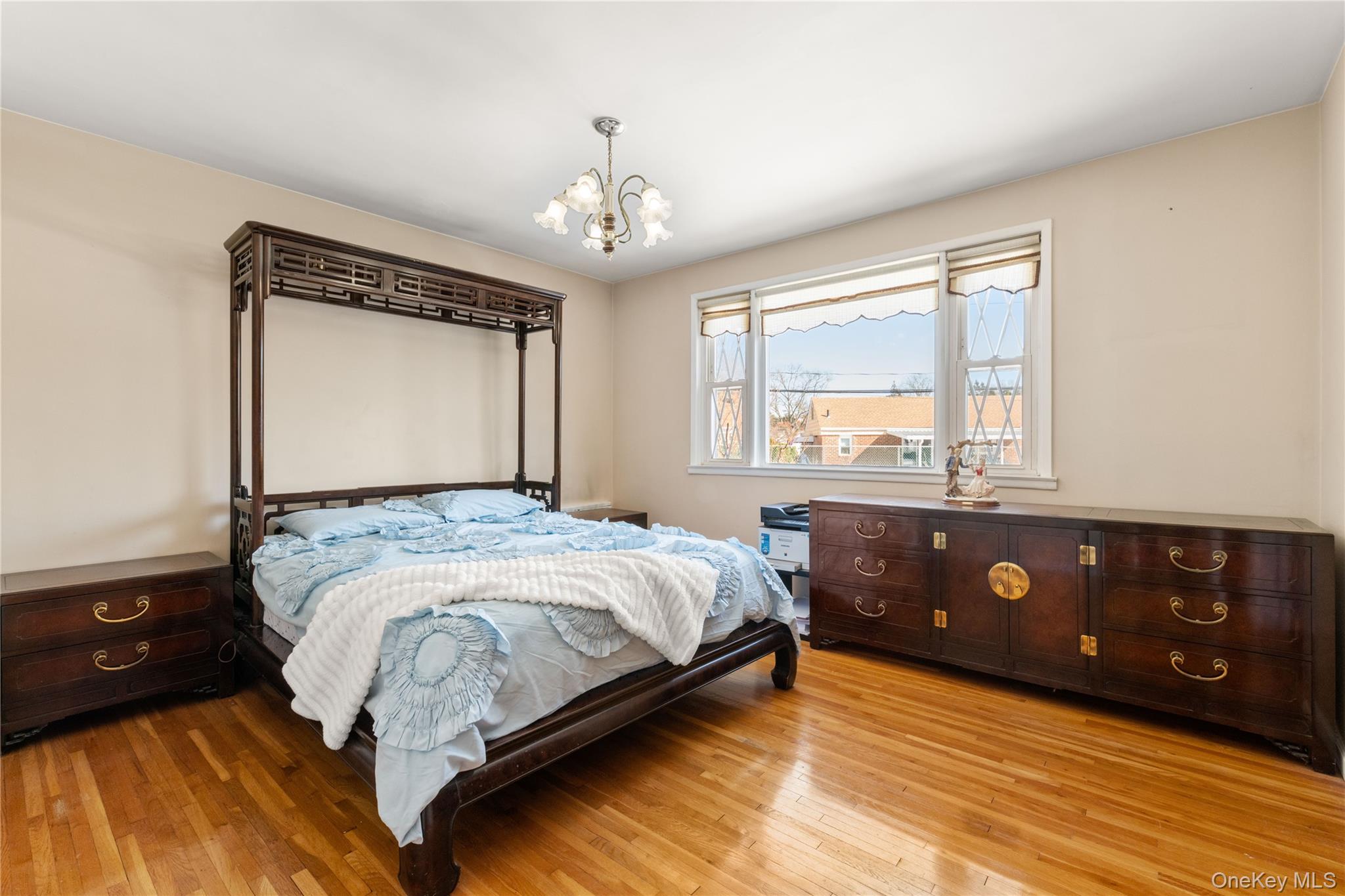 851 Hemlock Street, Franklin Square, NY 11010