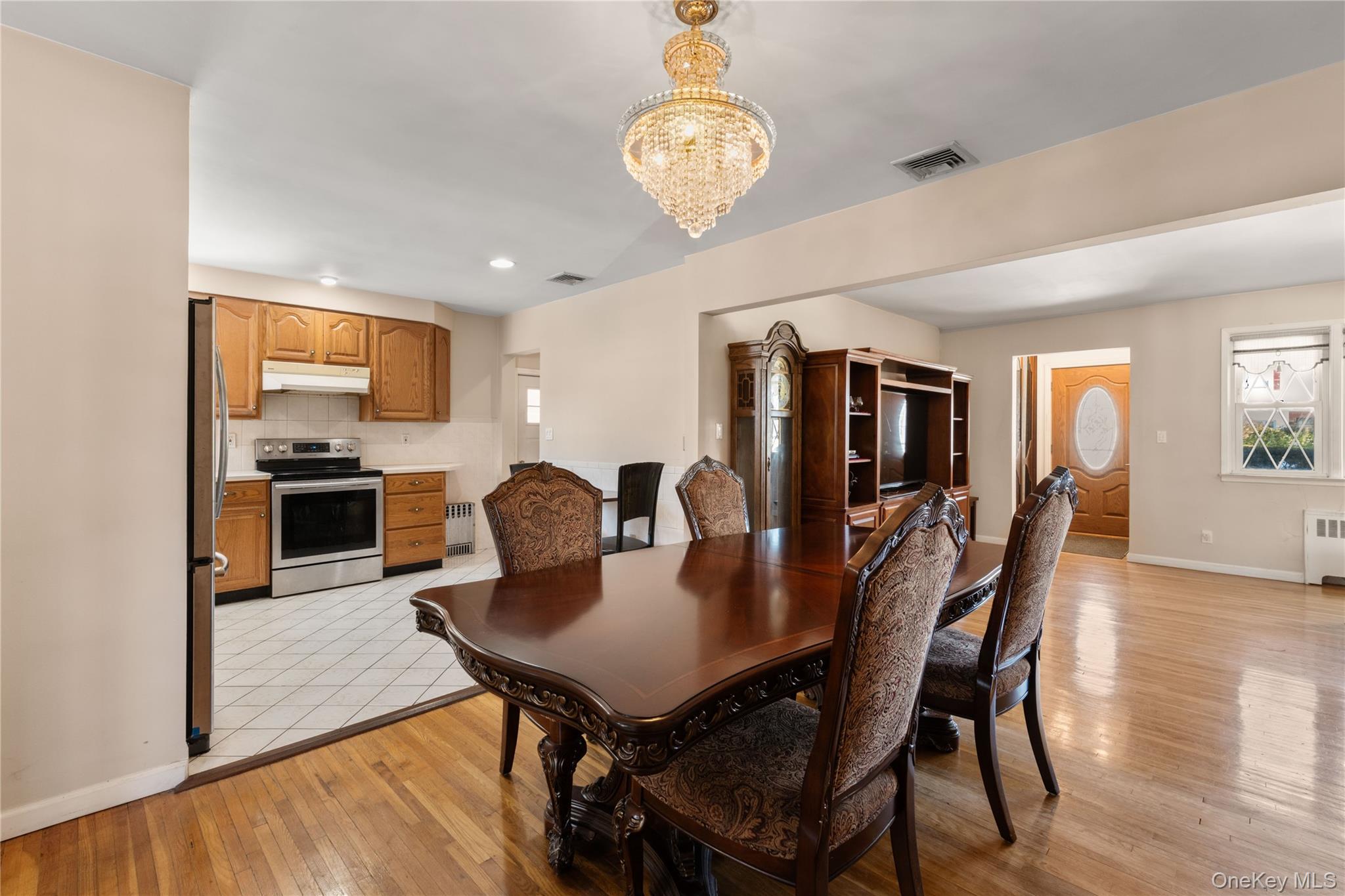 851 Hemlock Street, Franklin Square, NY 11010