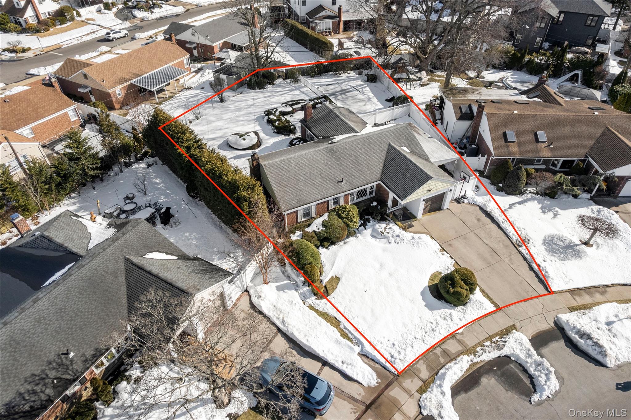 851 Hemlock Street, Franklin Square, NY 11010