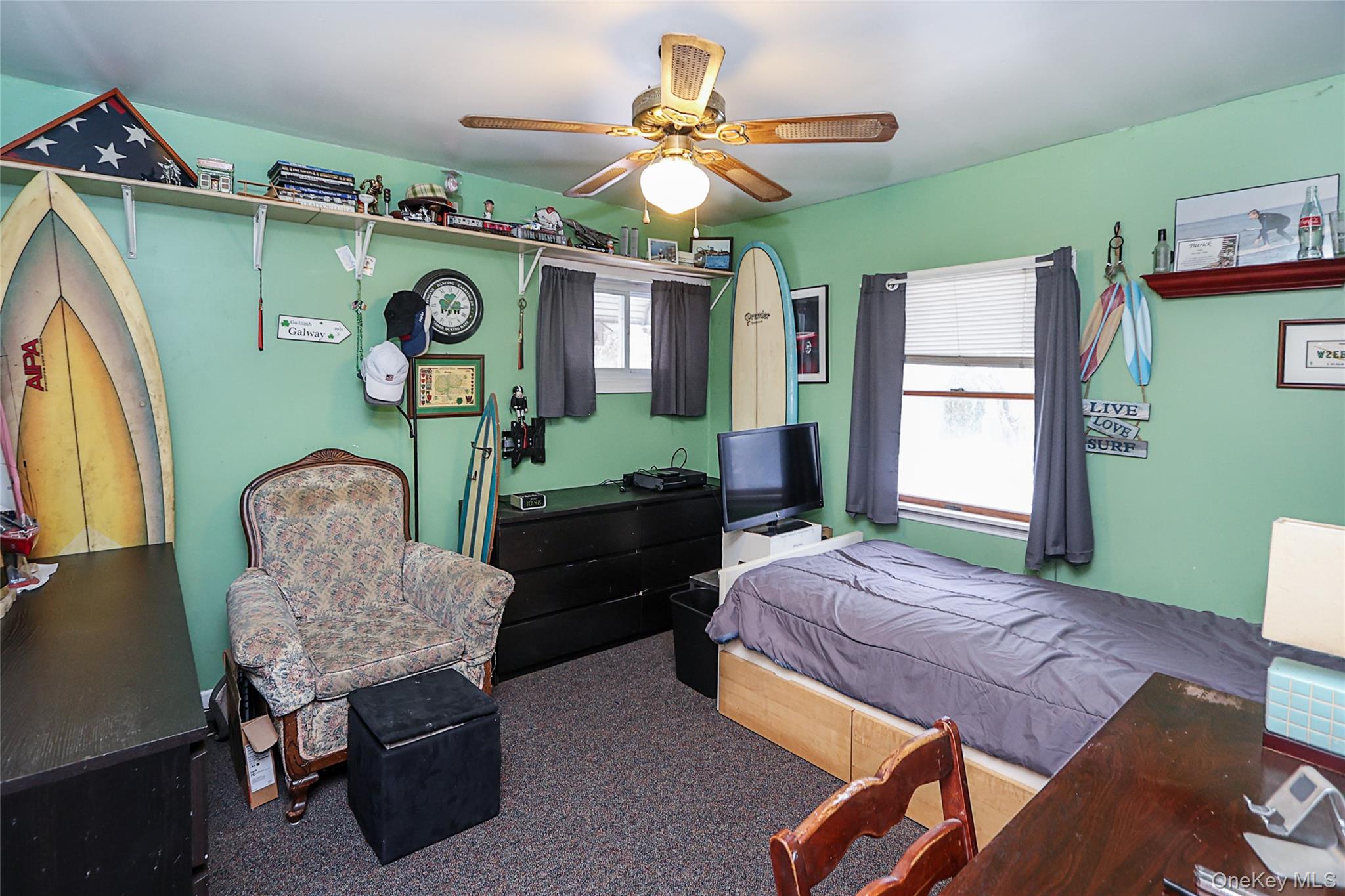 48 Pine Street, Hicksville, NY 11801