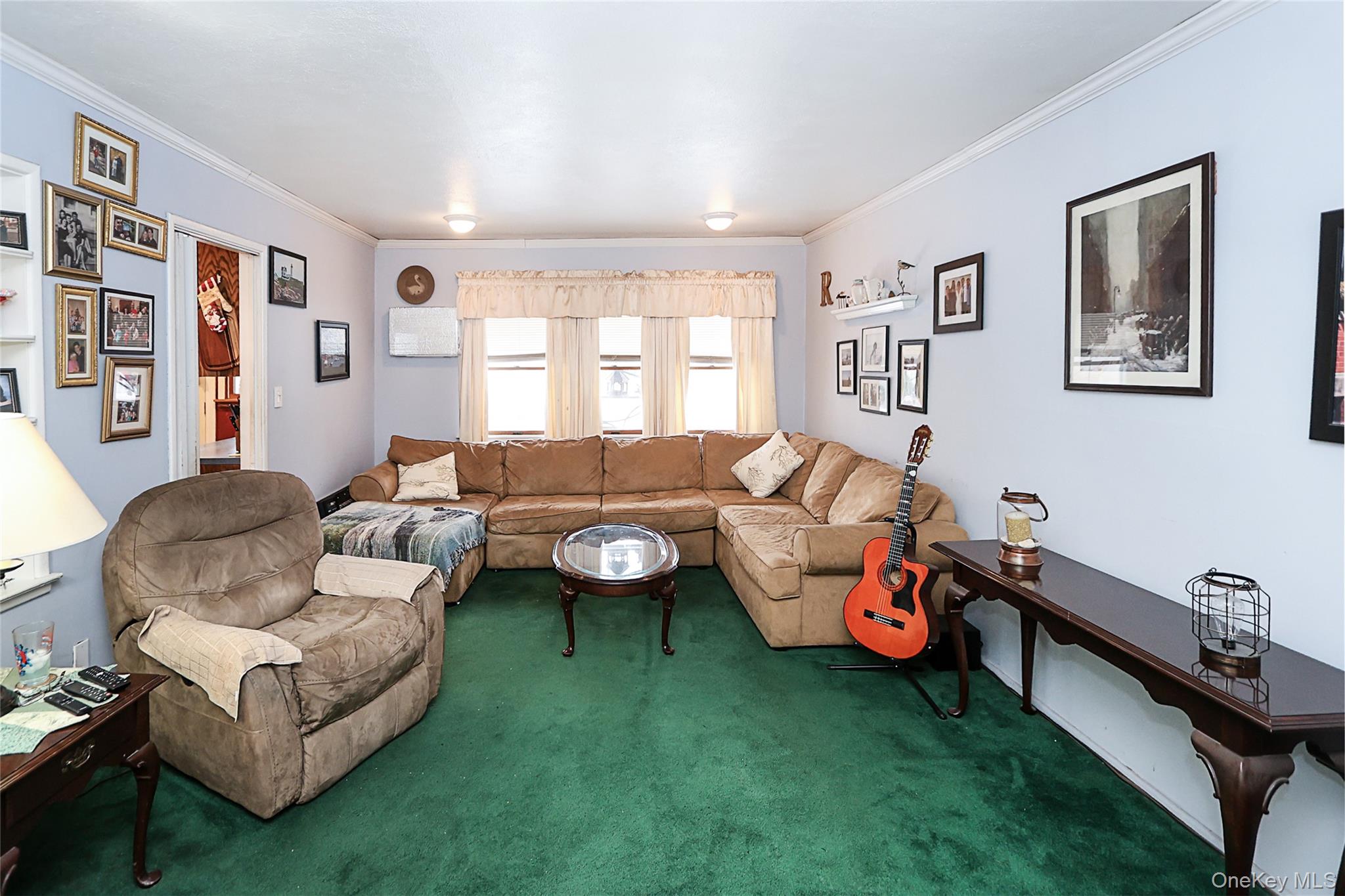 48 Pine Street, Hicksville, NY 11801