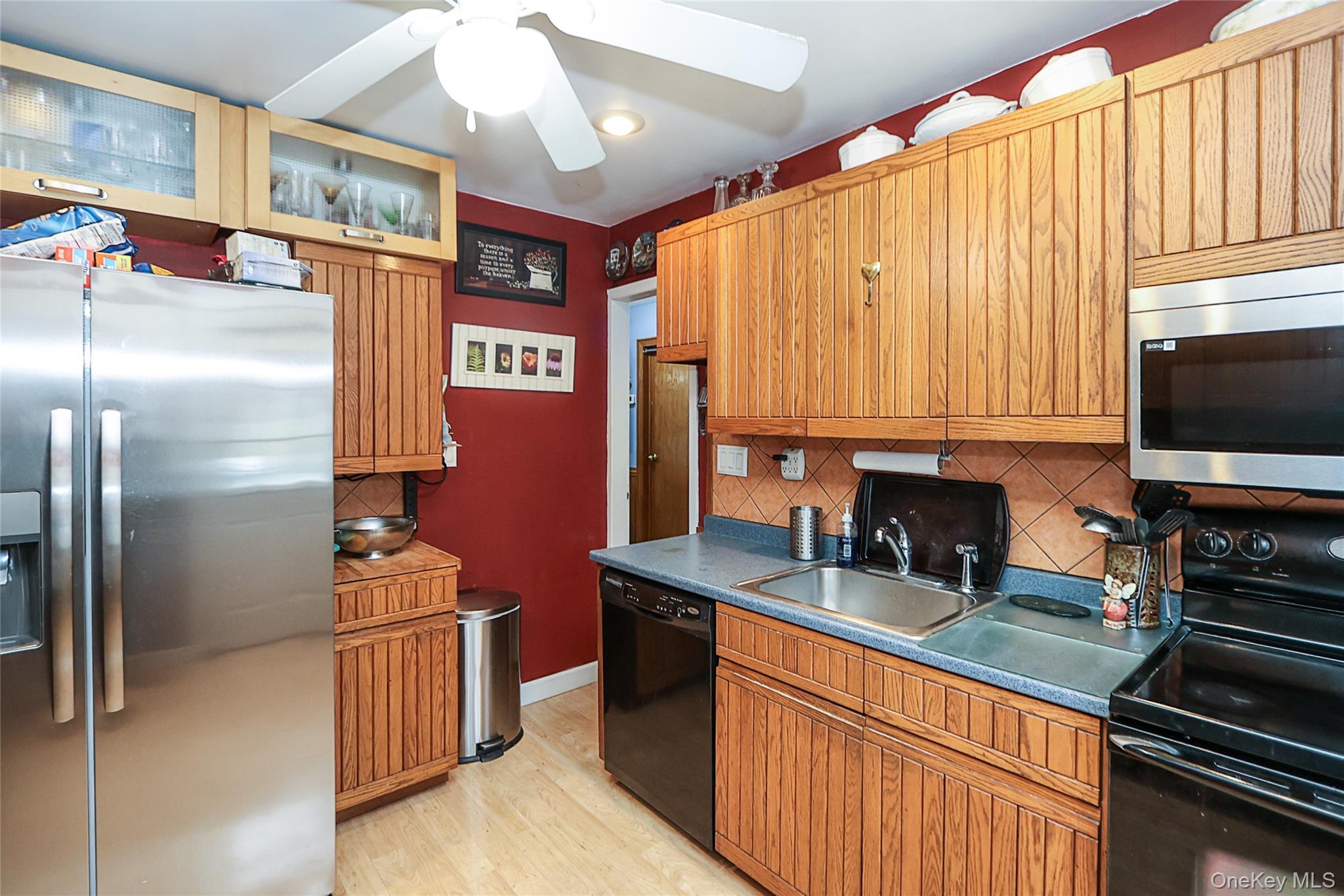 48 Pine Street, Hicksville, NY 11801