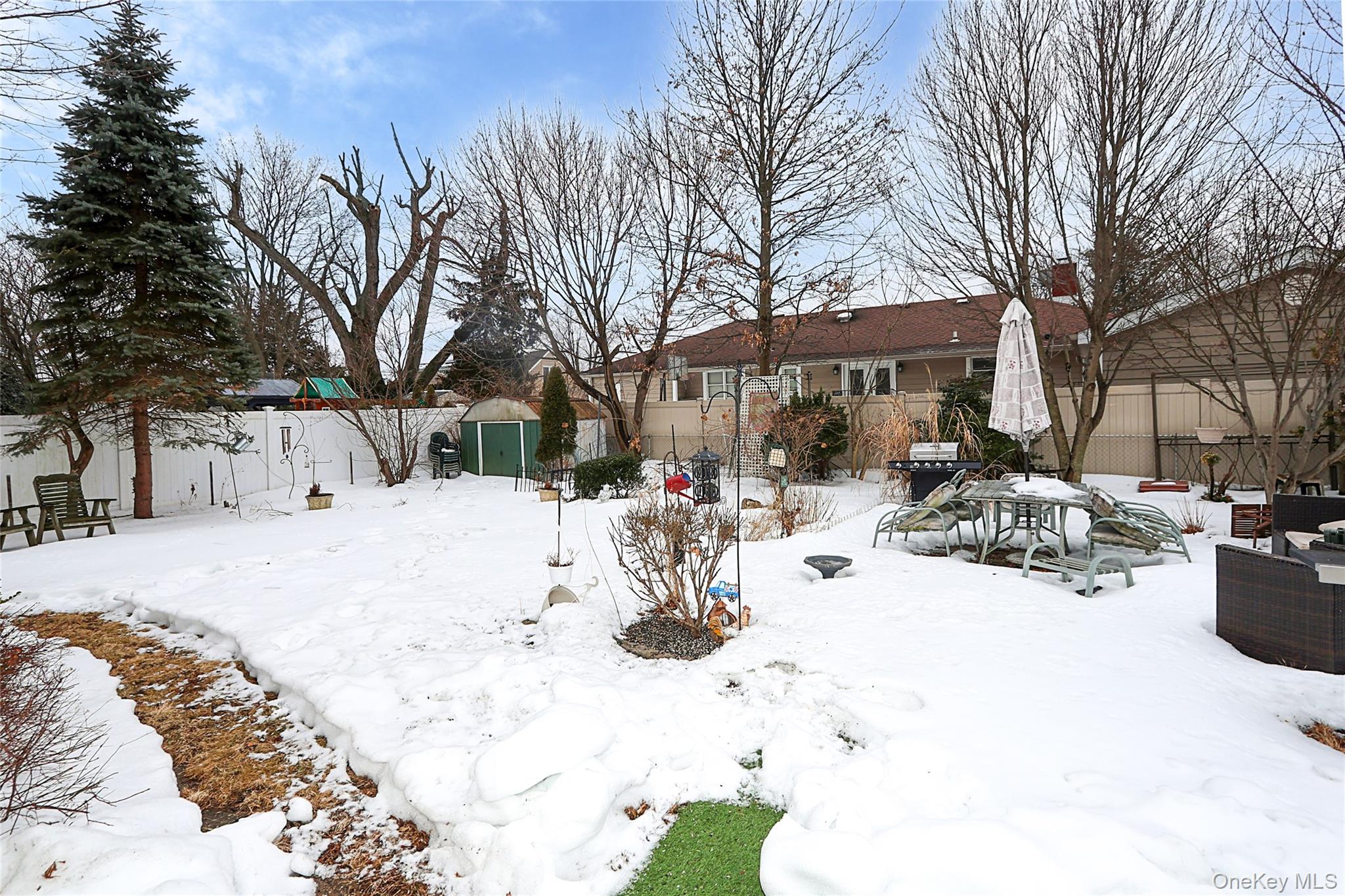 48 Pine Street, Hicksville, NY 11801