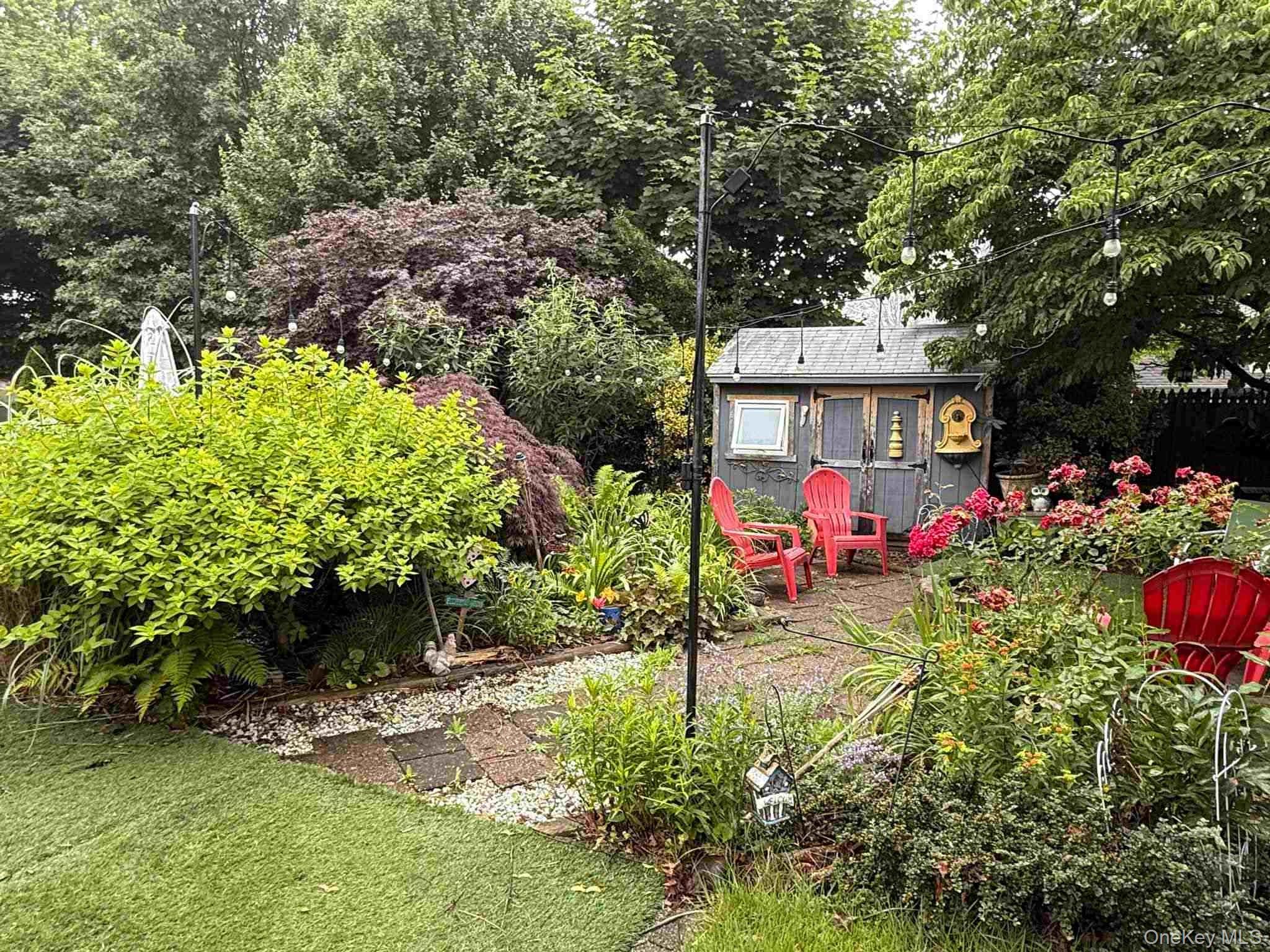 48 Pine Street, Hicksville, NY 11801