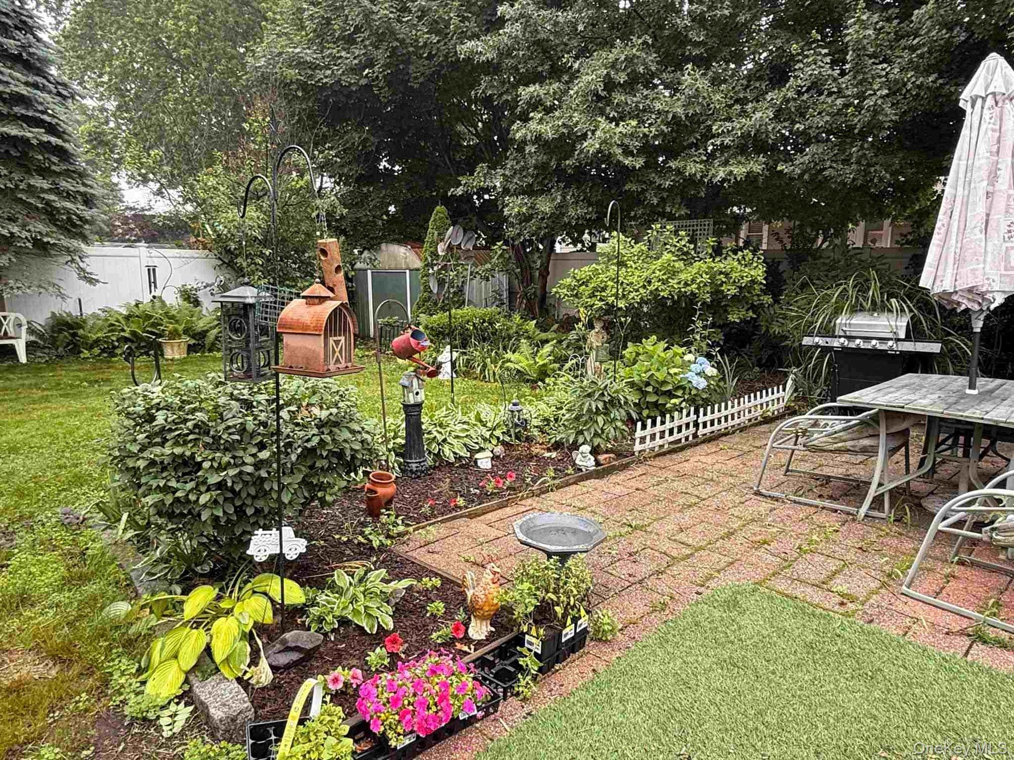 48 Pine Street, Hicksville, NY 11801