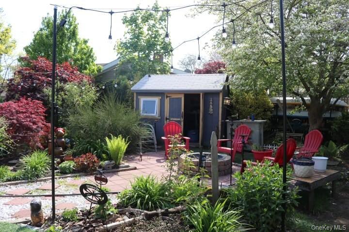 48 Pine Street, Hicksville, NY 11801