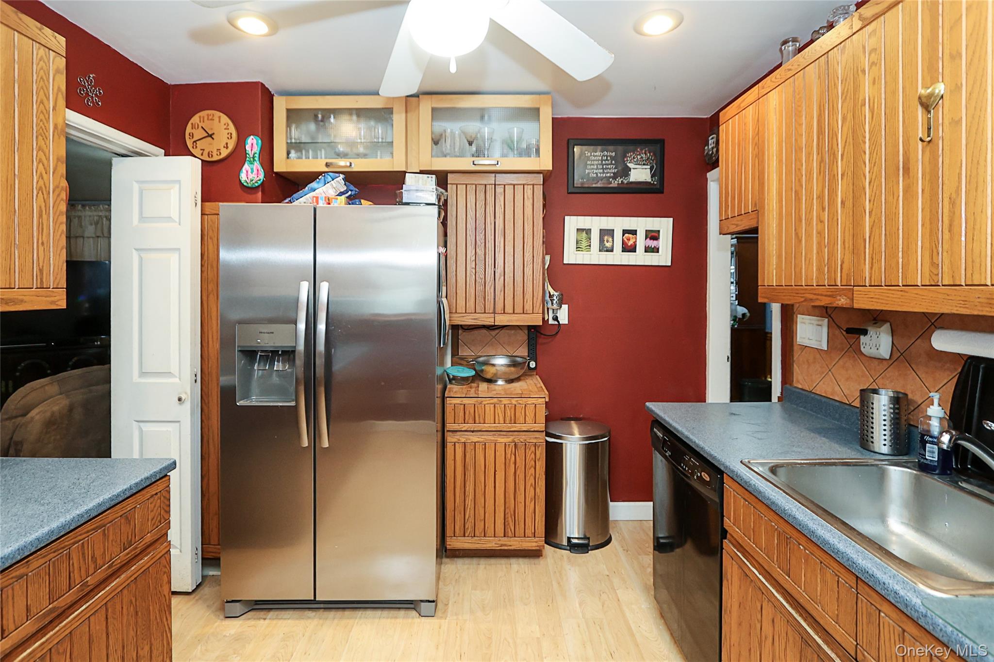 48 Pine Street, Hicksville, NY 11801