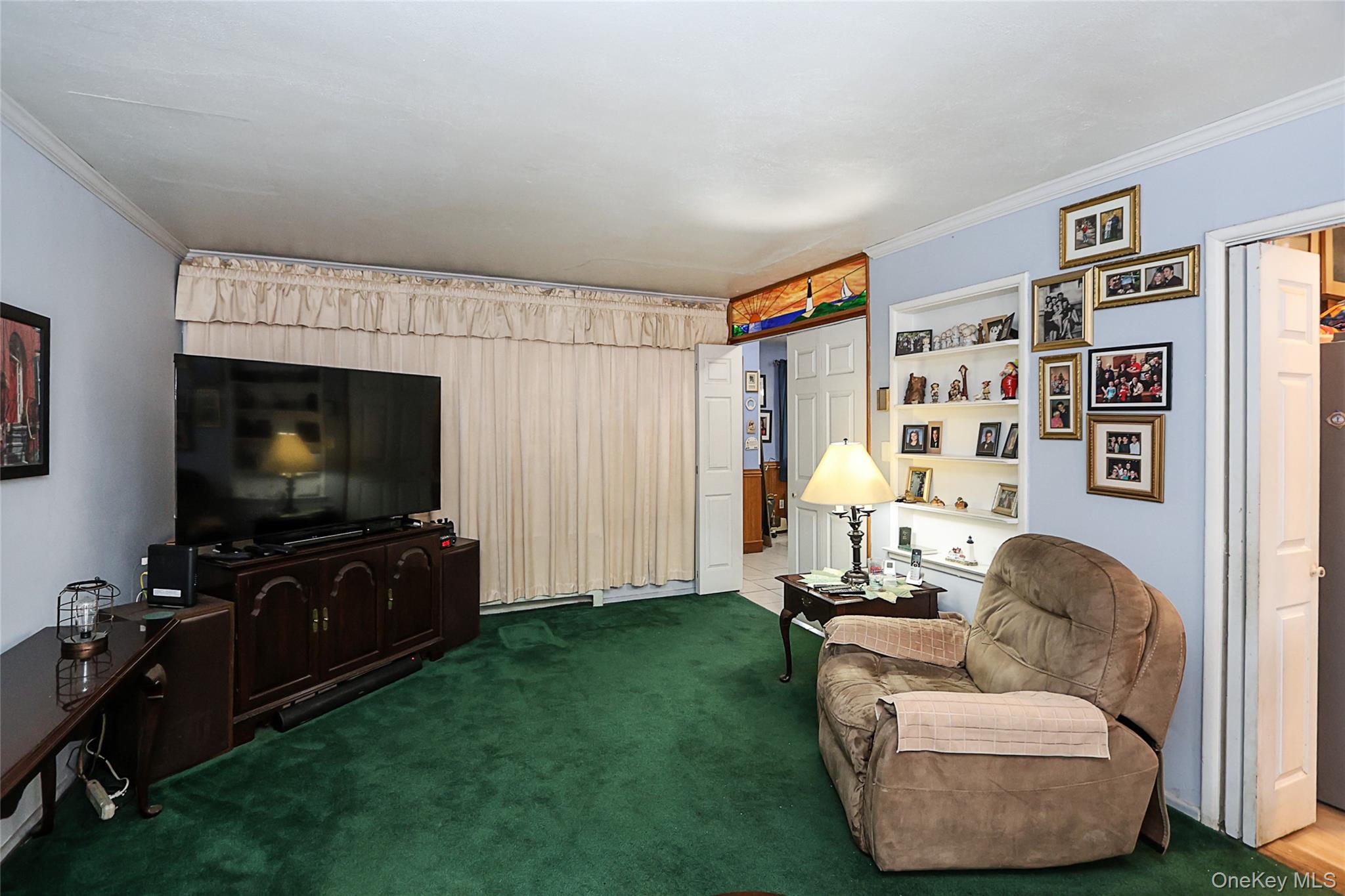 48 Pine Street, Hicksville, NY 11801