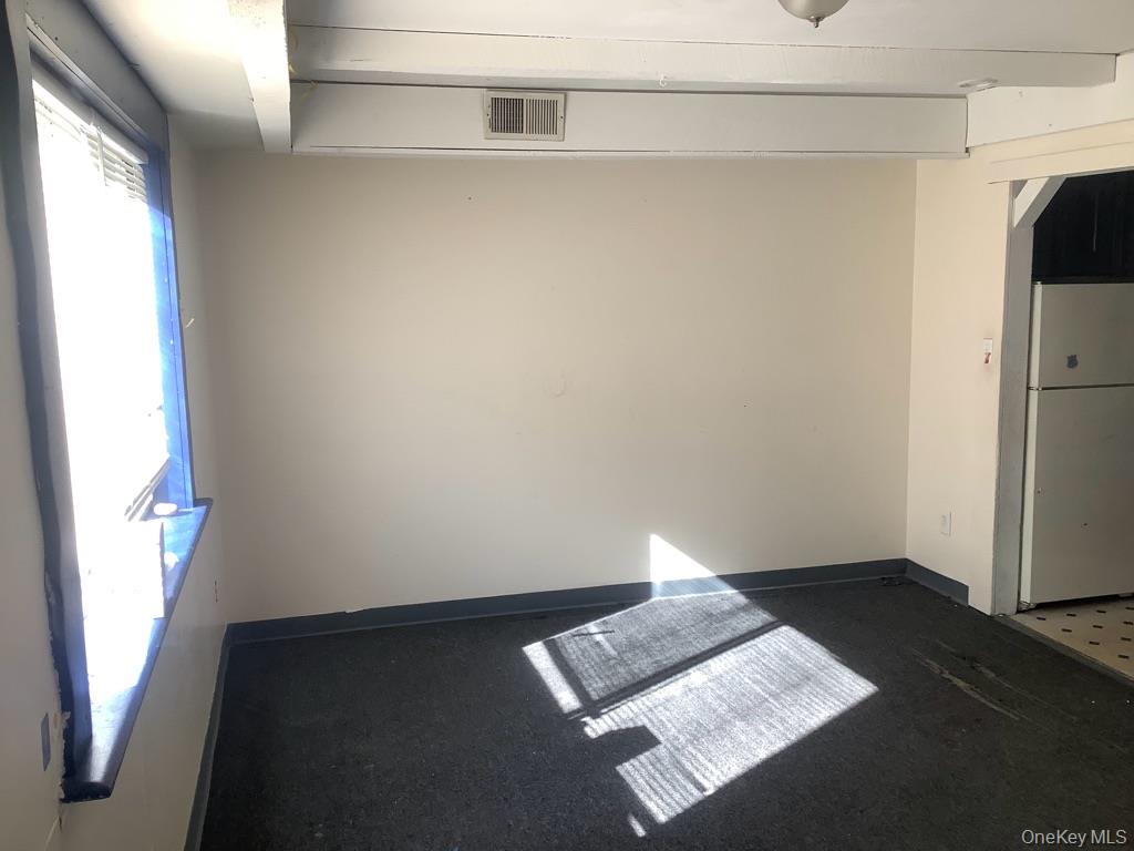 134 Hill Crescent, Calverton, NY 11933